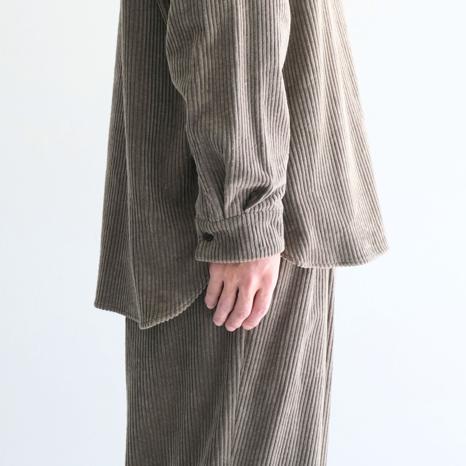 【残り1点】Corduroy Skipper Shirts（Beige）