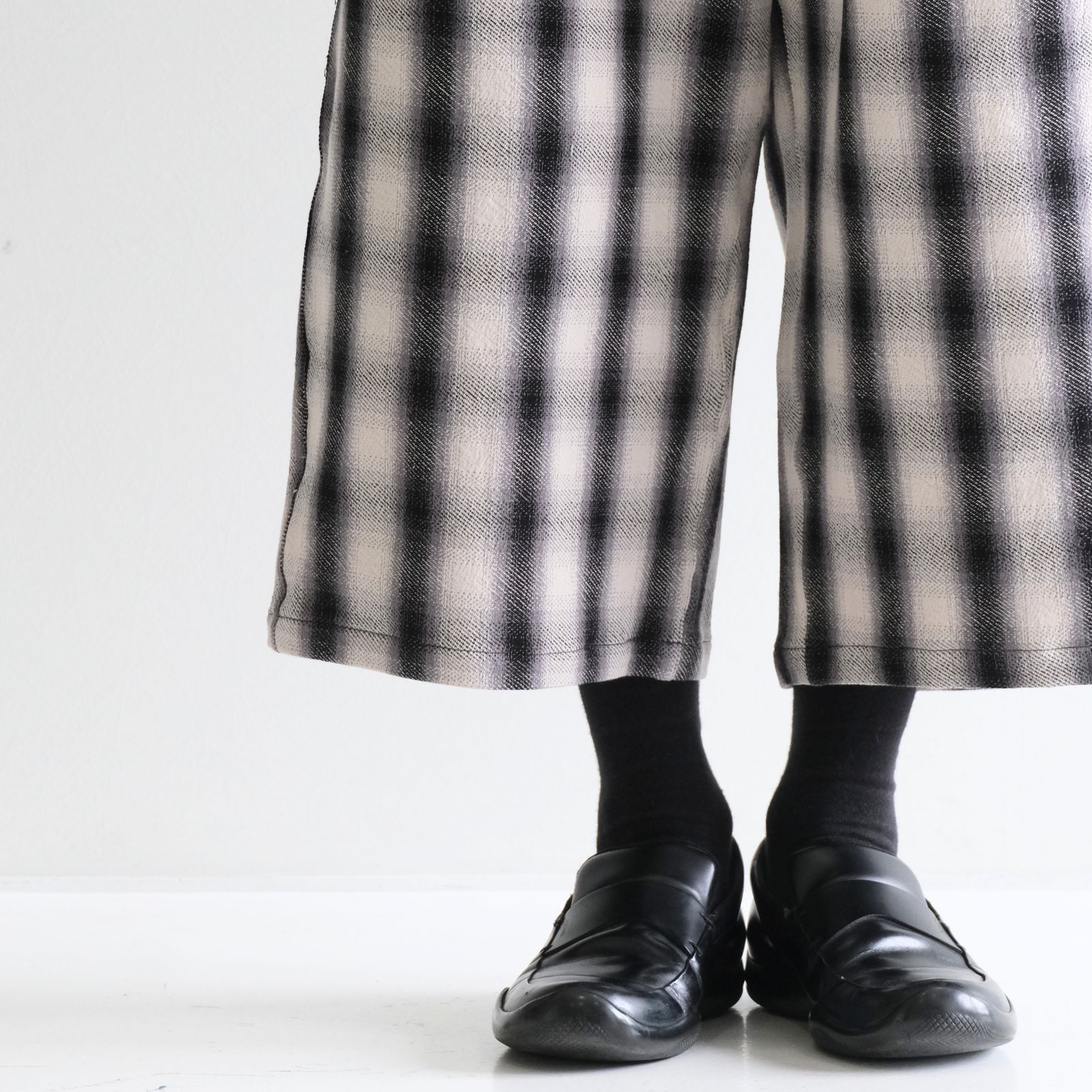 【残り1点】HEAVY FLANNEL CROPPED BAGGY（OFF WHITE×BLACK）
