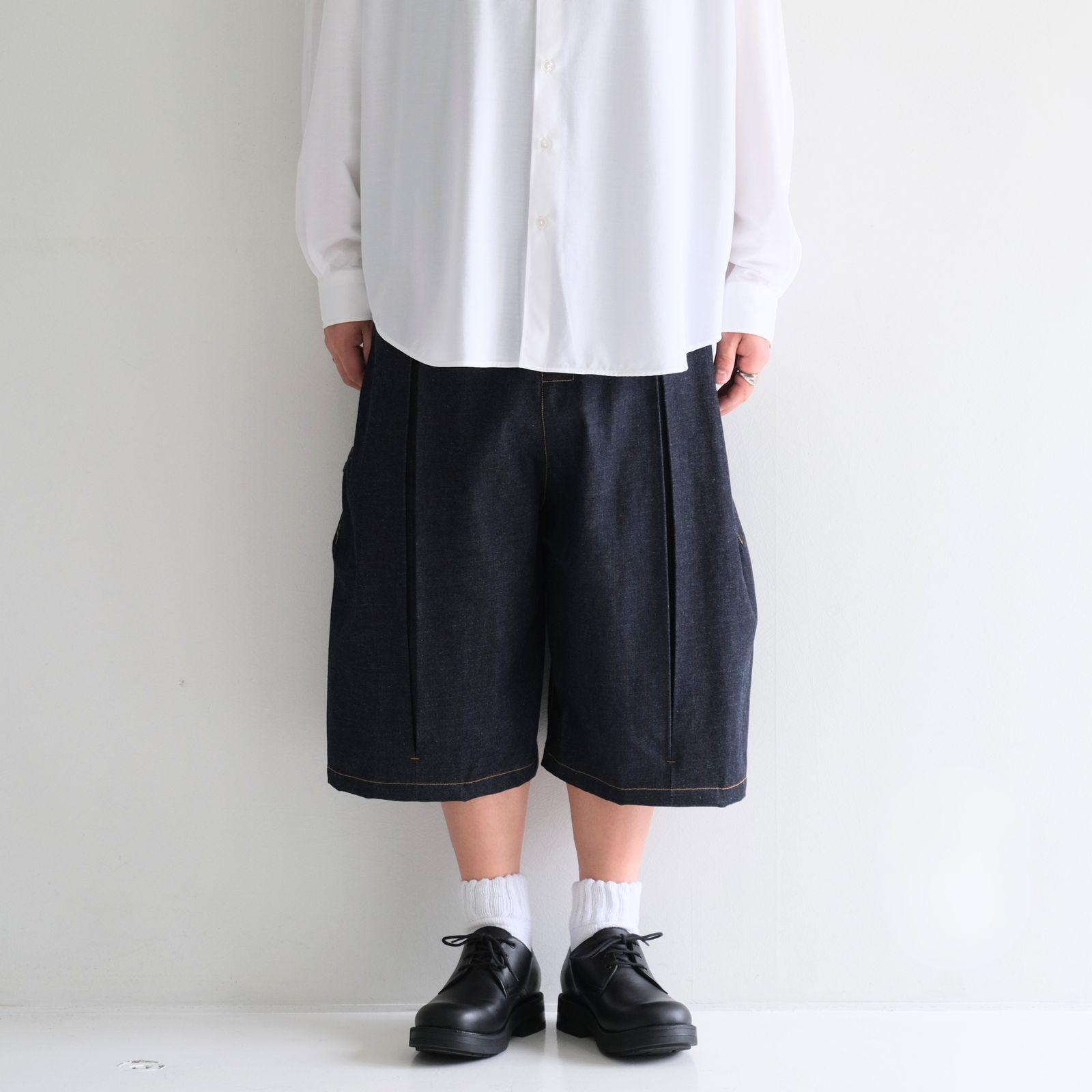 BOX PLEAT SHORT RAW / ボックスプリーツショートパンツ RAW（RAW INDIGO）