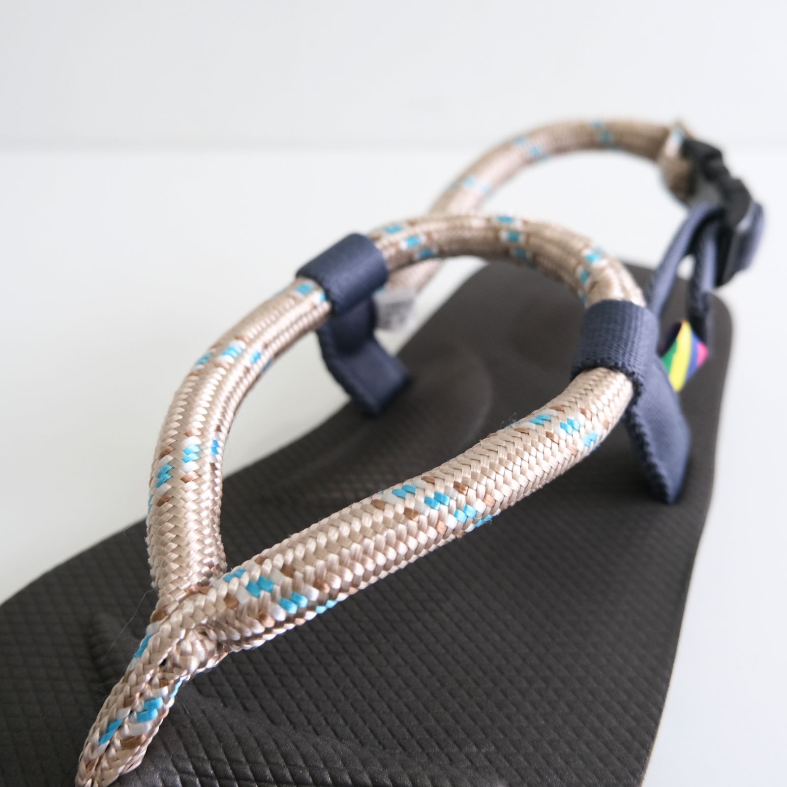 Suicoke x is-ness GUT KAT-2-ISN（BEIGE x GRAY）