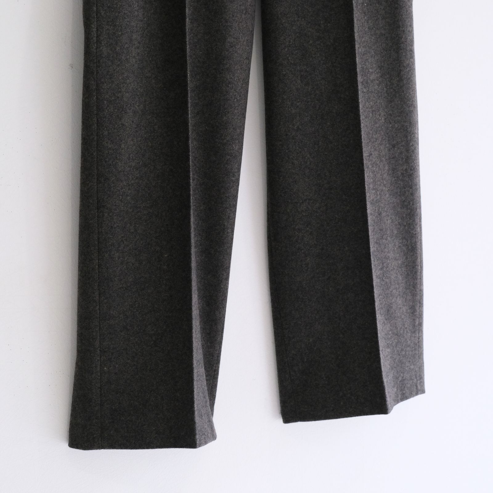 IN TUCK TROUSERS ‐Powder melton‐ / パンツ / トラウザー / メルトン素材 / Mid Gray