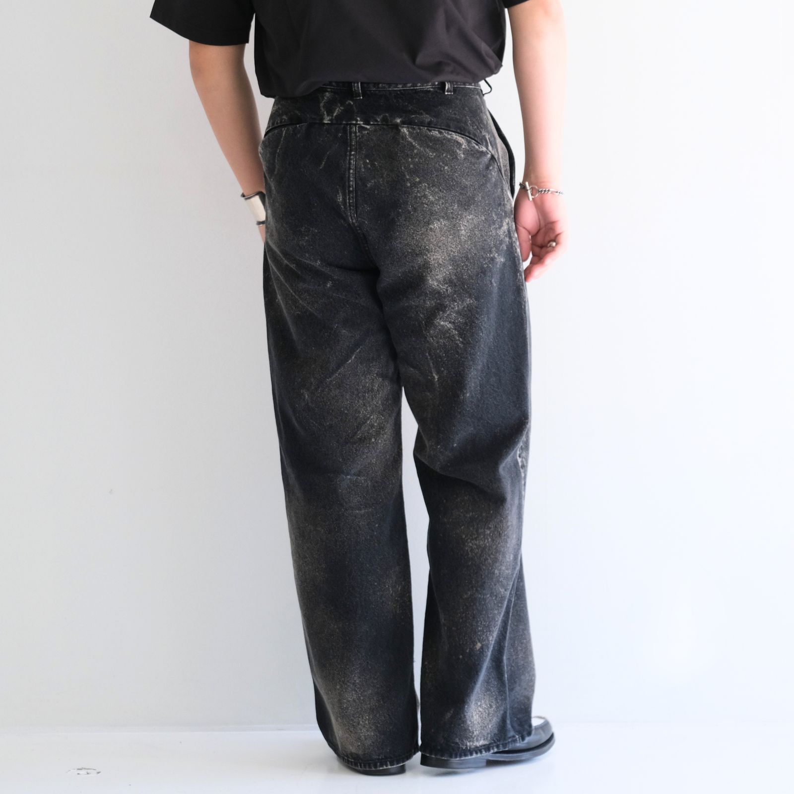 CHEMICAL WASH DENIM PANTS / ケミカルウォッシュデニムパンツ（BLACK）