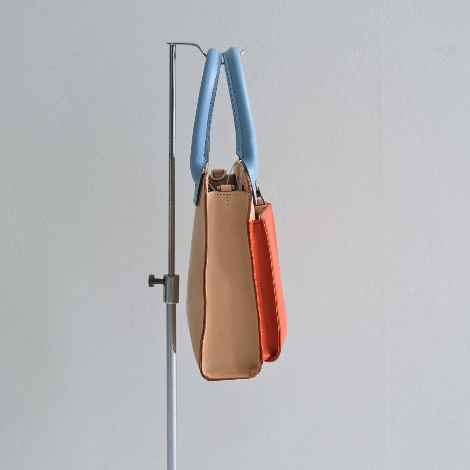Rich I - P.RECTANGLE LEATHER HELMET BAG PLAY / NATURAL MULTI