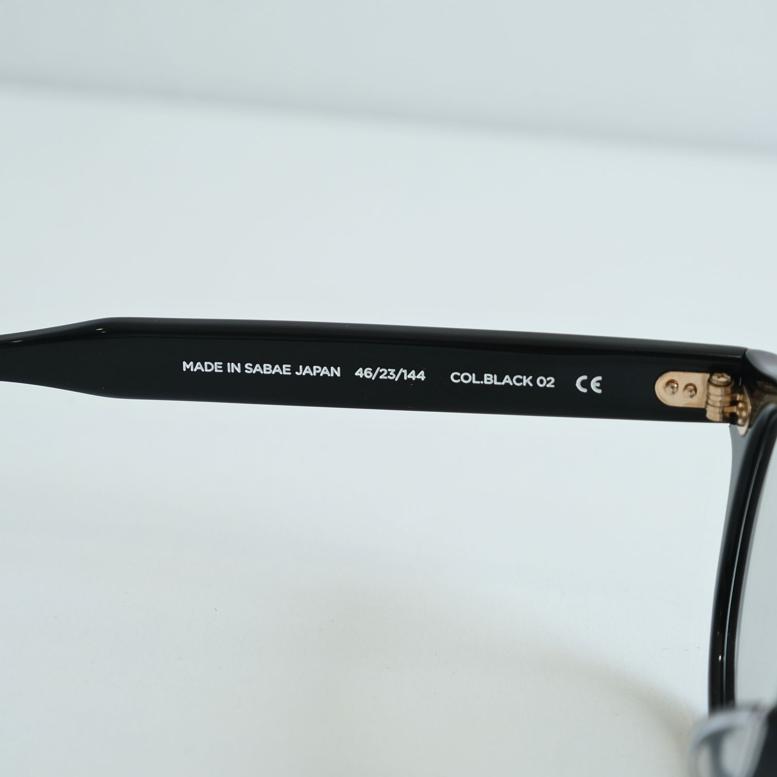 NOCHINO #2 GLOSS BLACK × GREY GREEN to D.GREY / 調光レンズ / サングラス / 眼鏡