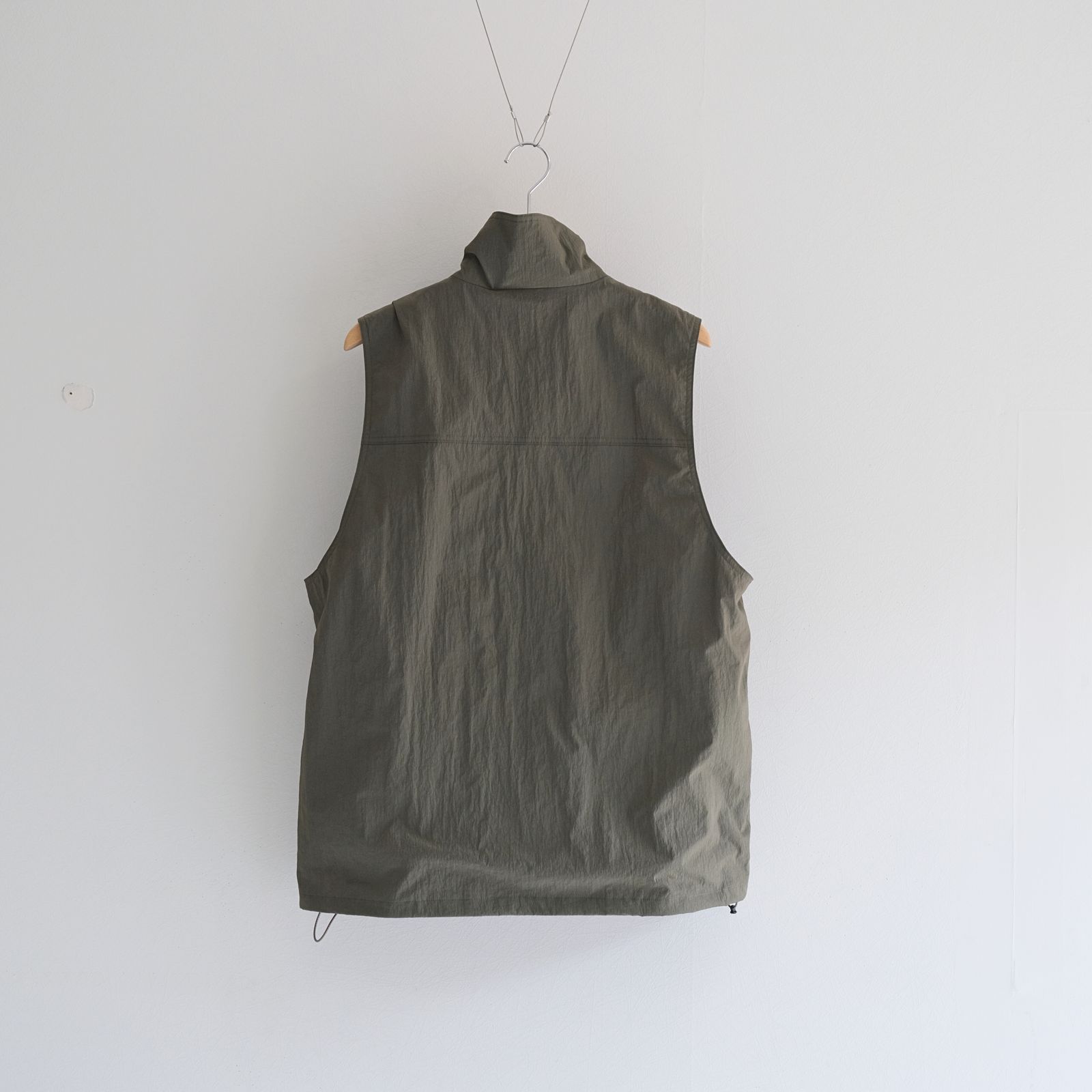 LIGHT SHELL VEST / ベスト / ナイロン / KHAKI
