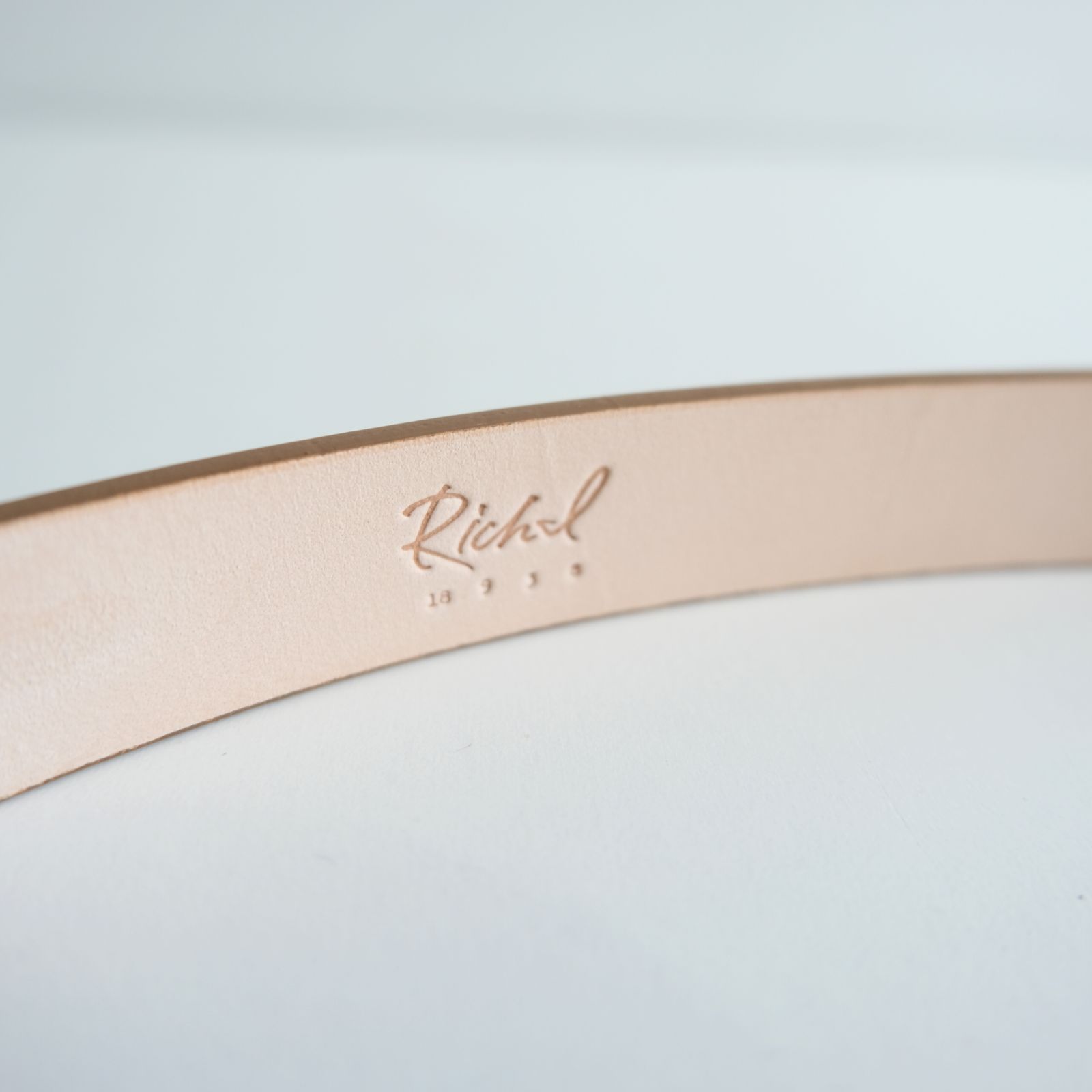 Elongated Leather Belt / ベルト / レザーベルト / Lavender