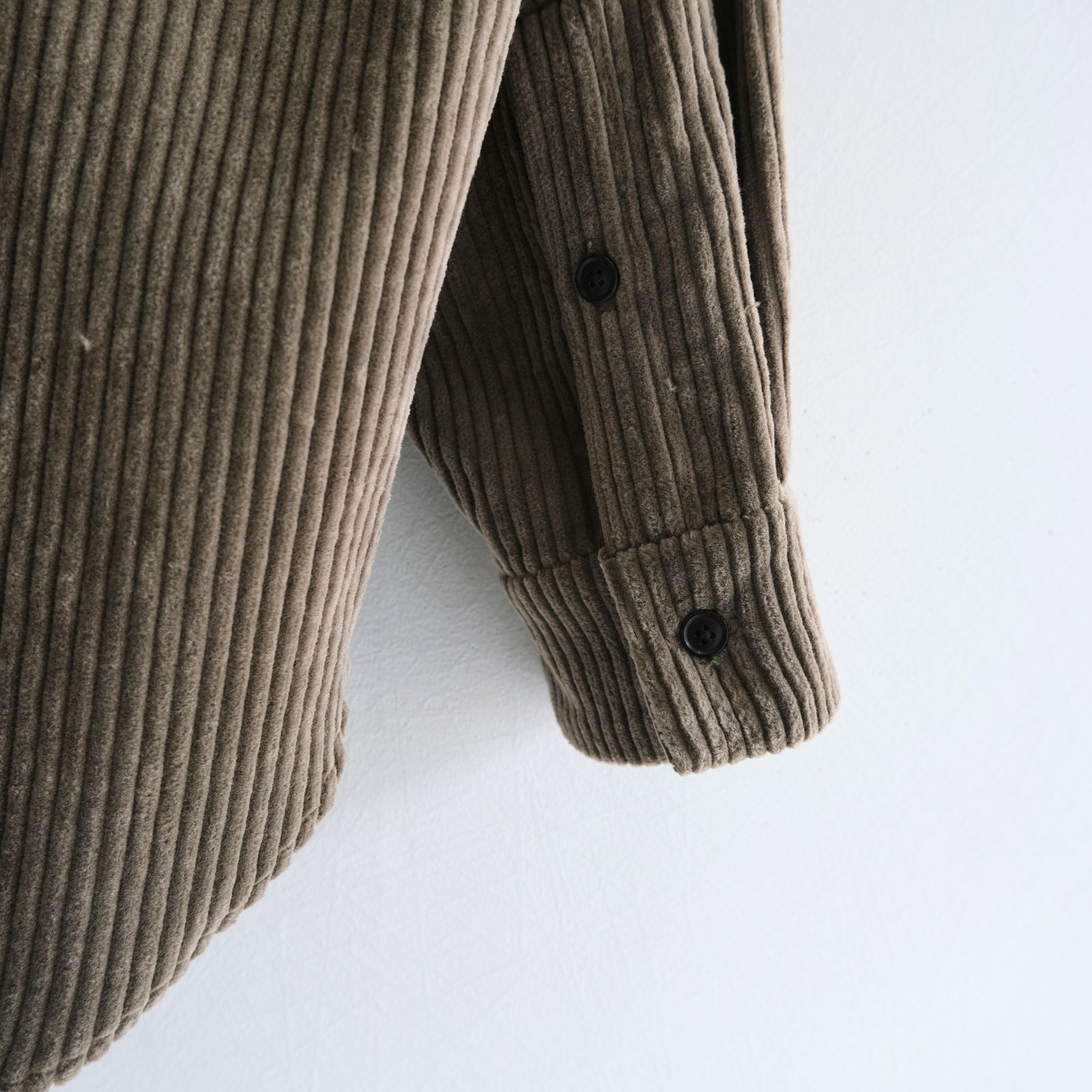 【残り1点】Corduroy Skipper Shirts（Beige）
