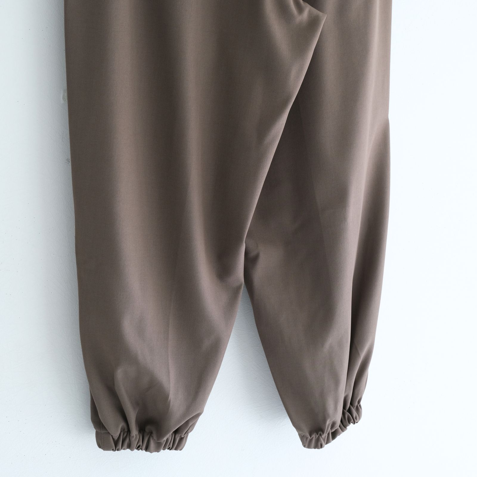 MERELY US SUPER COMFY JOGGER / パンツ / ジョガーパンツ / DARK TAUPE