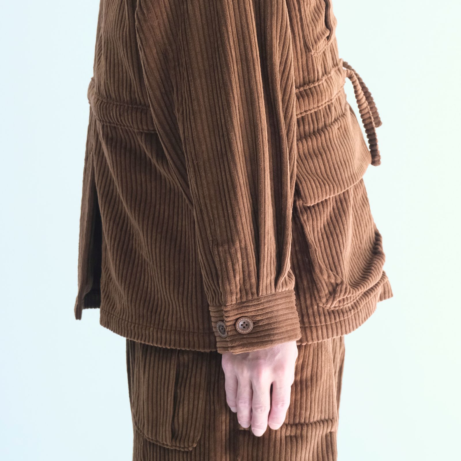 【残り1点】WIDE-WALE CORDUROY SAFARI JACKET（BROWN）