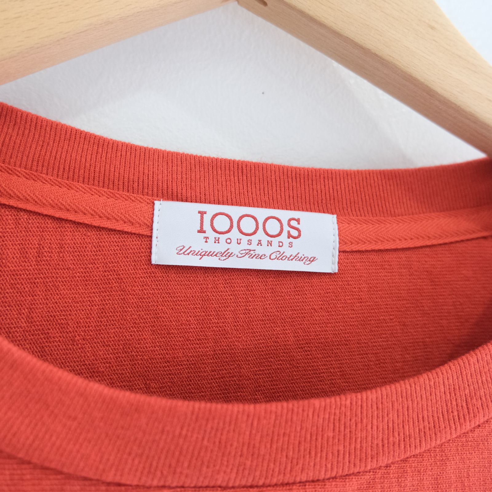 DETROIT LOGO CUTOFF LS TEE（VERMILION）