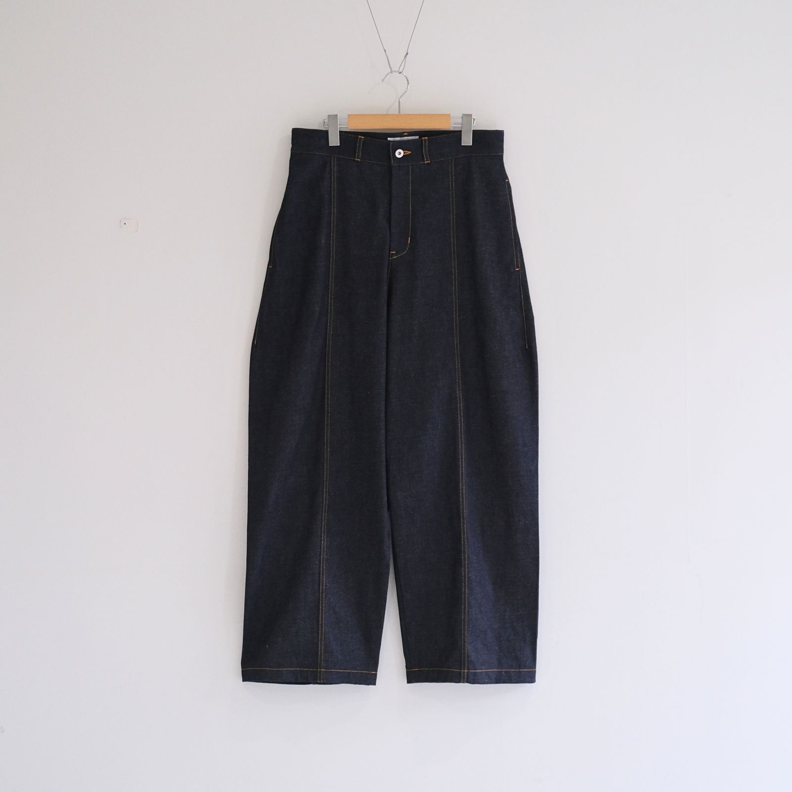 WELT TROUSER RAW DENIM / ワイドストレート / デニム/ ボトムス
