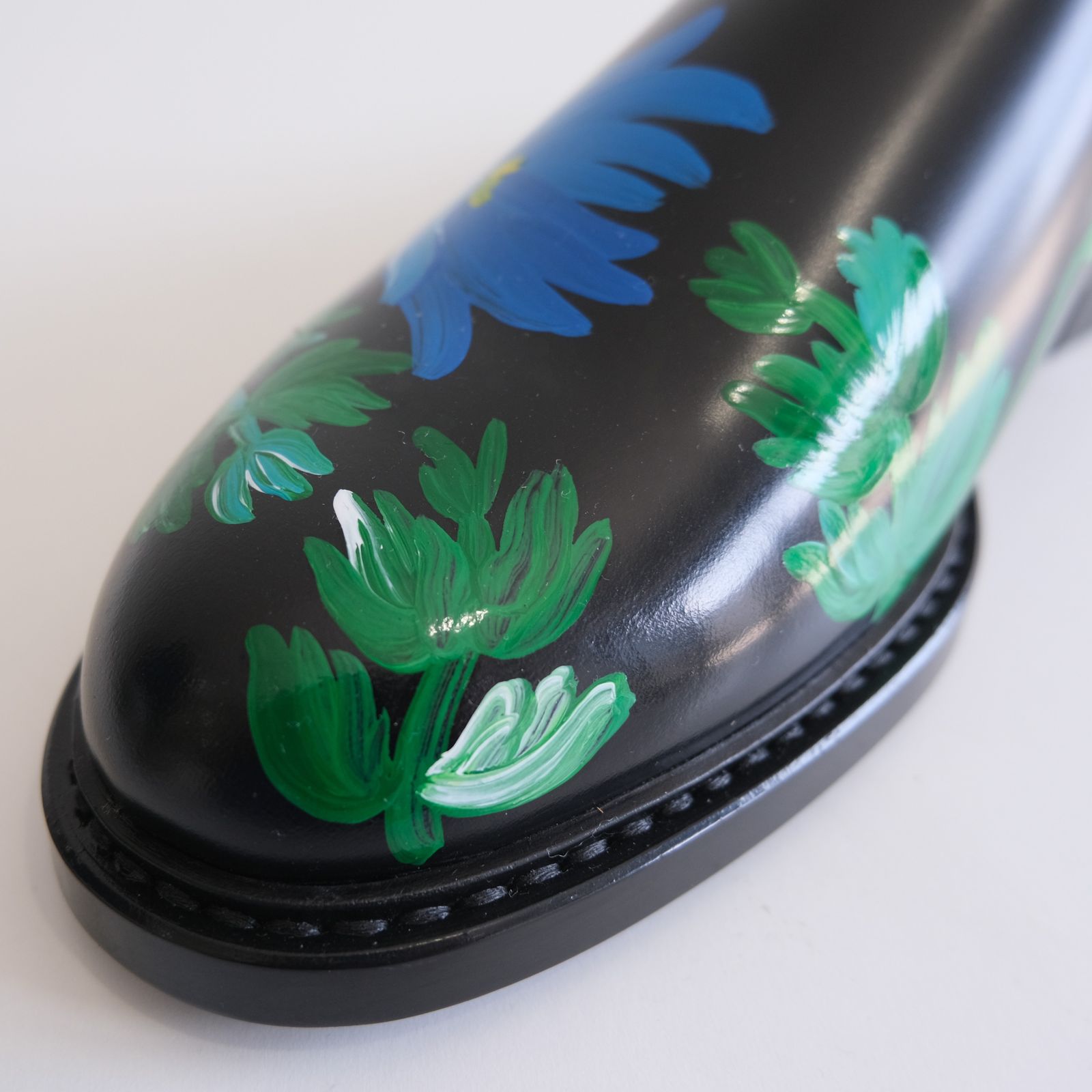 "BLOSSOM" Hand Painted Sandals by HARUTA feat. MIO YAMAMOTO / 「BLOSSOM」ハンド ペイント サンダル バイ ハルタ feat. ミオ ヤマモト（BLACK）