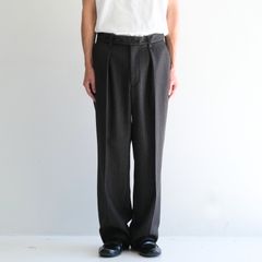 【残り1点】MELANGE BARATHEA STRIPE TUCKED TROUSERS（CHARCOAL BROWN）