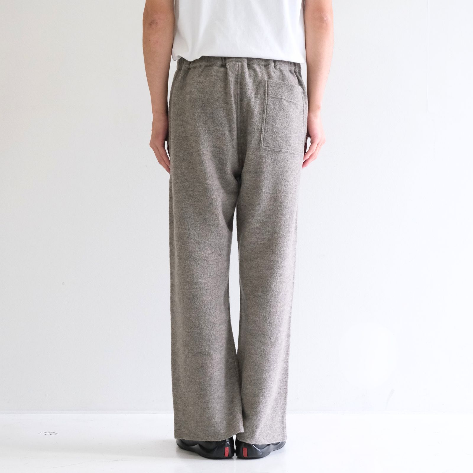 【残り1点】KNIT PANTS ‐Hard Twist Crepe‐（Greige）