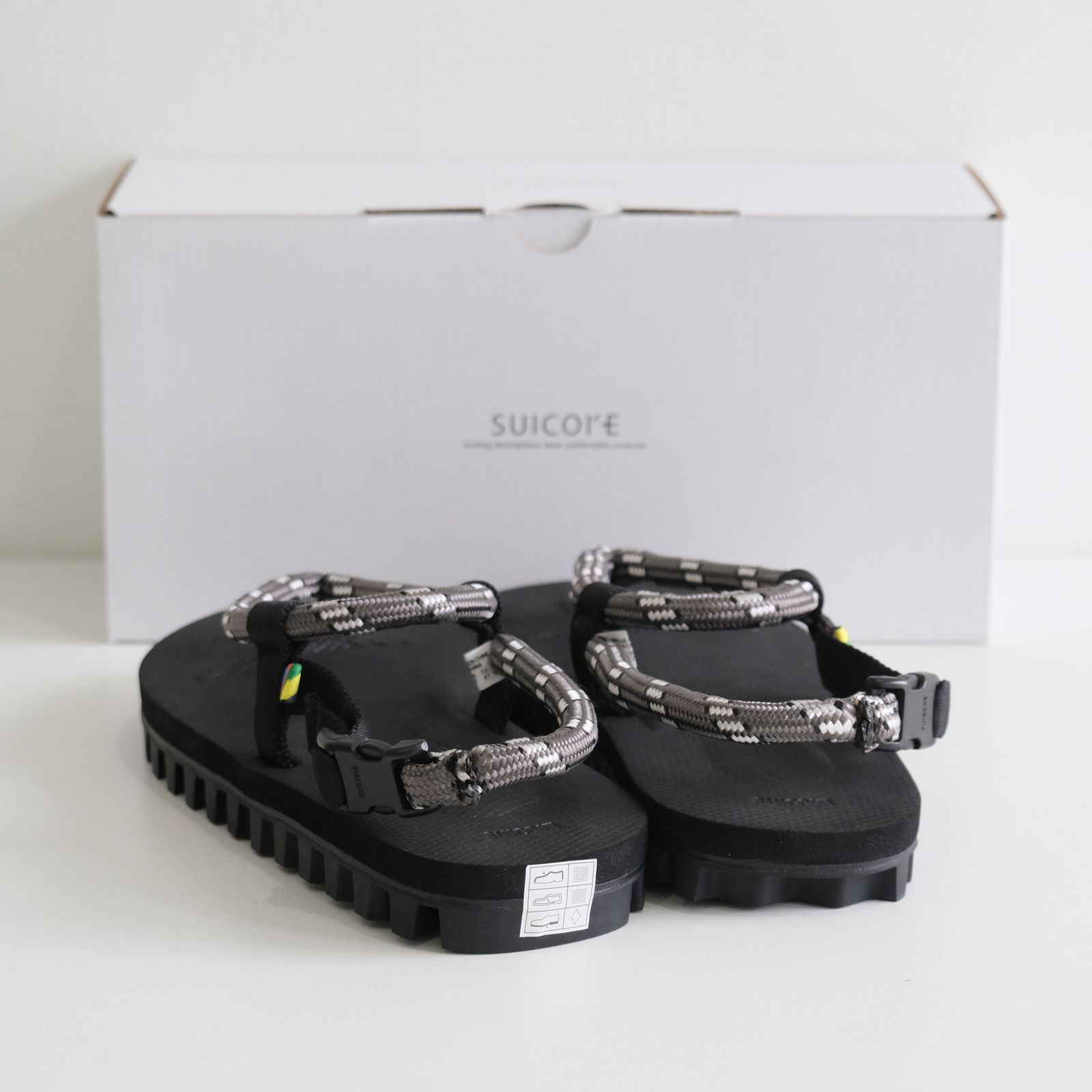 Suicoke x is-ness GUT KAT-2-ISN（CHARCOAL x BLACK）