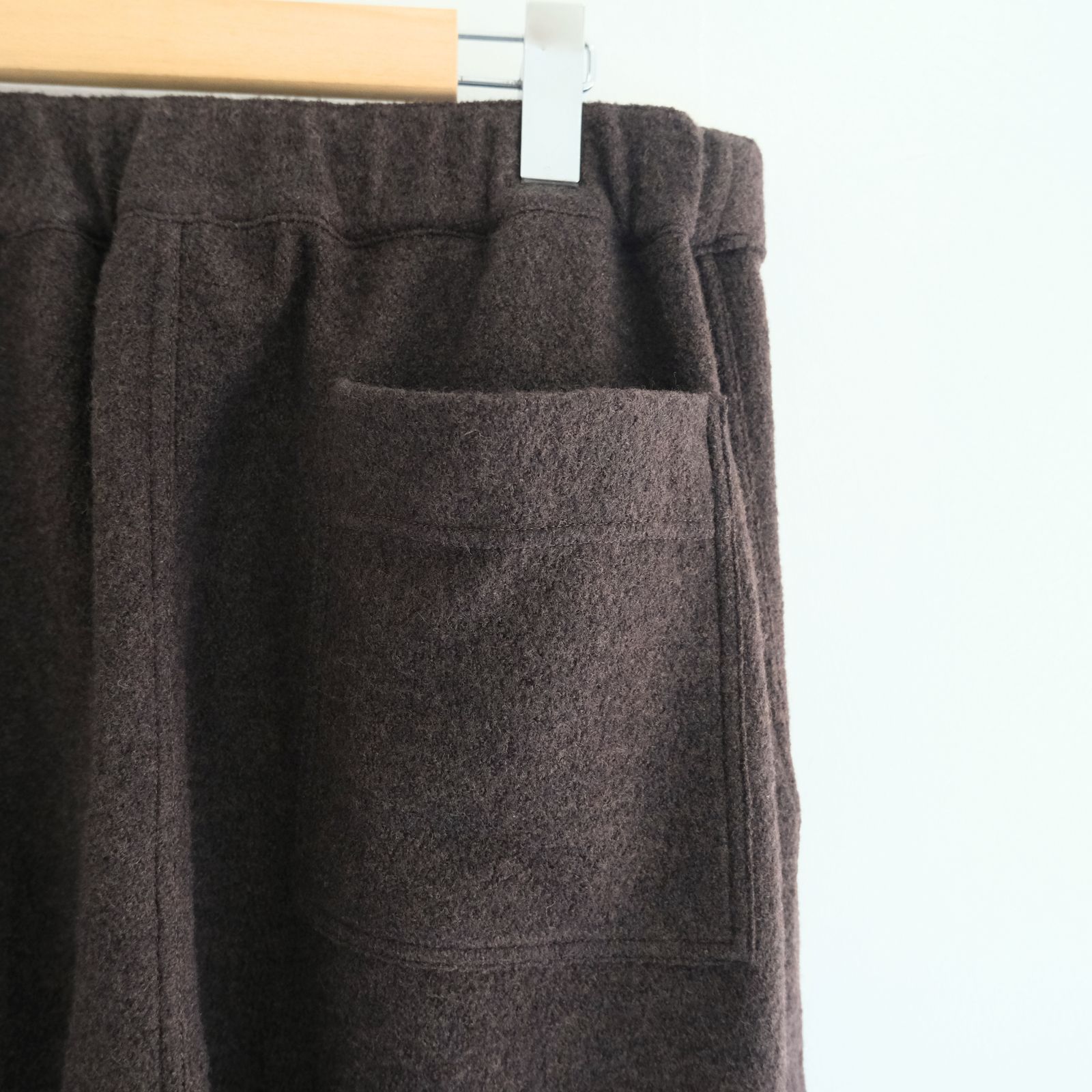 【残り1点】KNIT PANTS ‐Hard Twist Crepe‐（Brown）