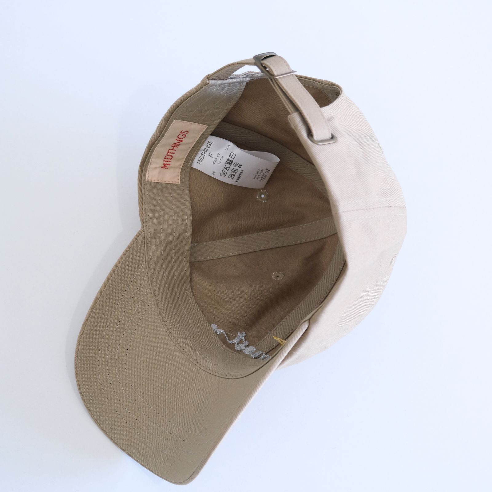 【残り1点】EMBROIDERY MID CAP（CAMEL）