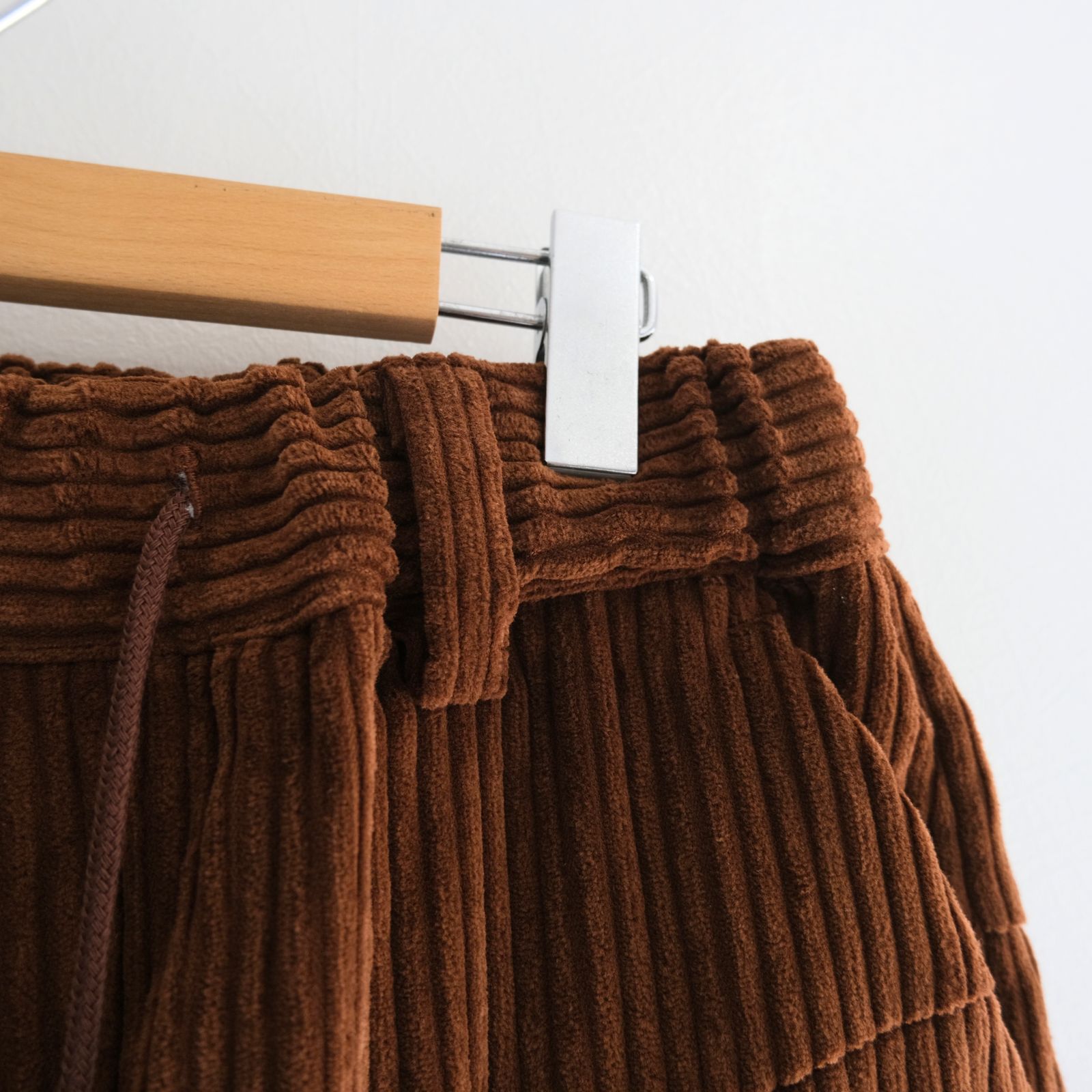 【残り1点】WIDE-WALE CORDUROY CARGO PANTS（BROWN）