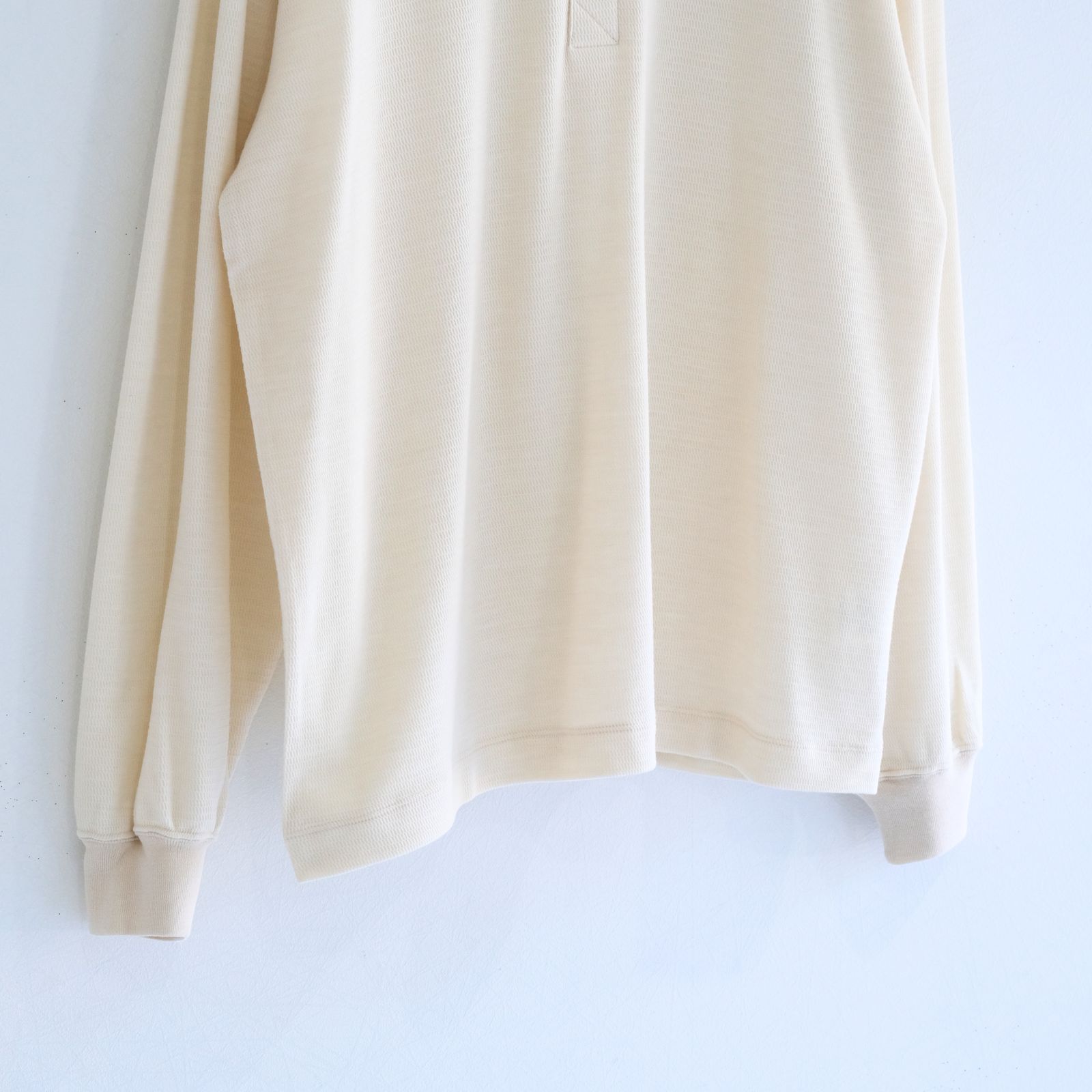 W/C HONEYCOMB HENLEY-NECK TOP（ECRU）