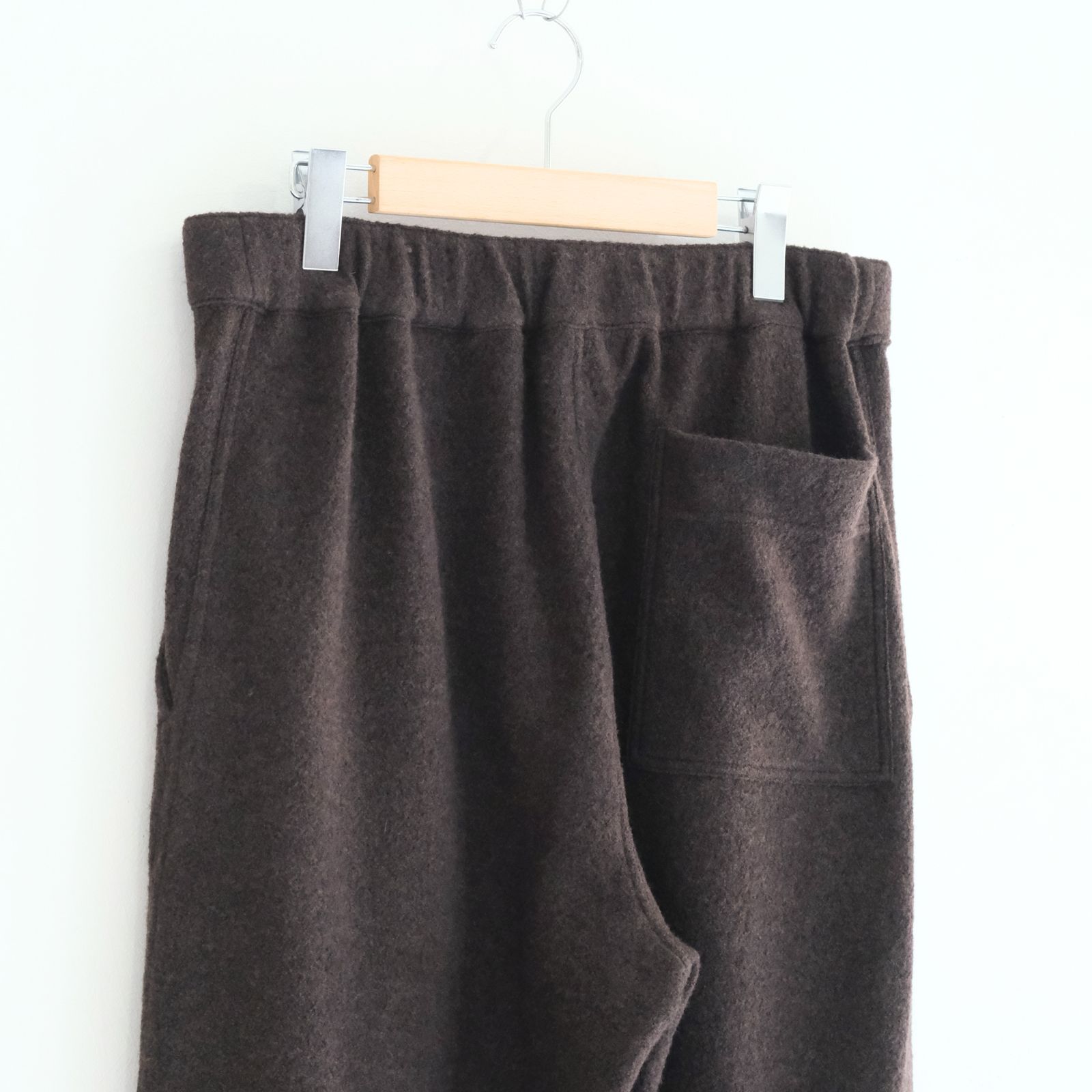 【残り1点】KNIT PANTS ‐Hard Twist Crepe‐（Brown）