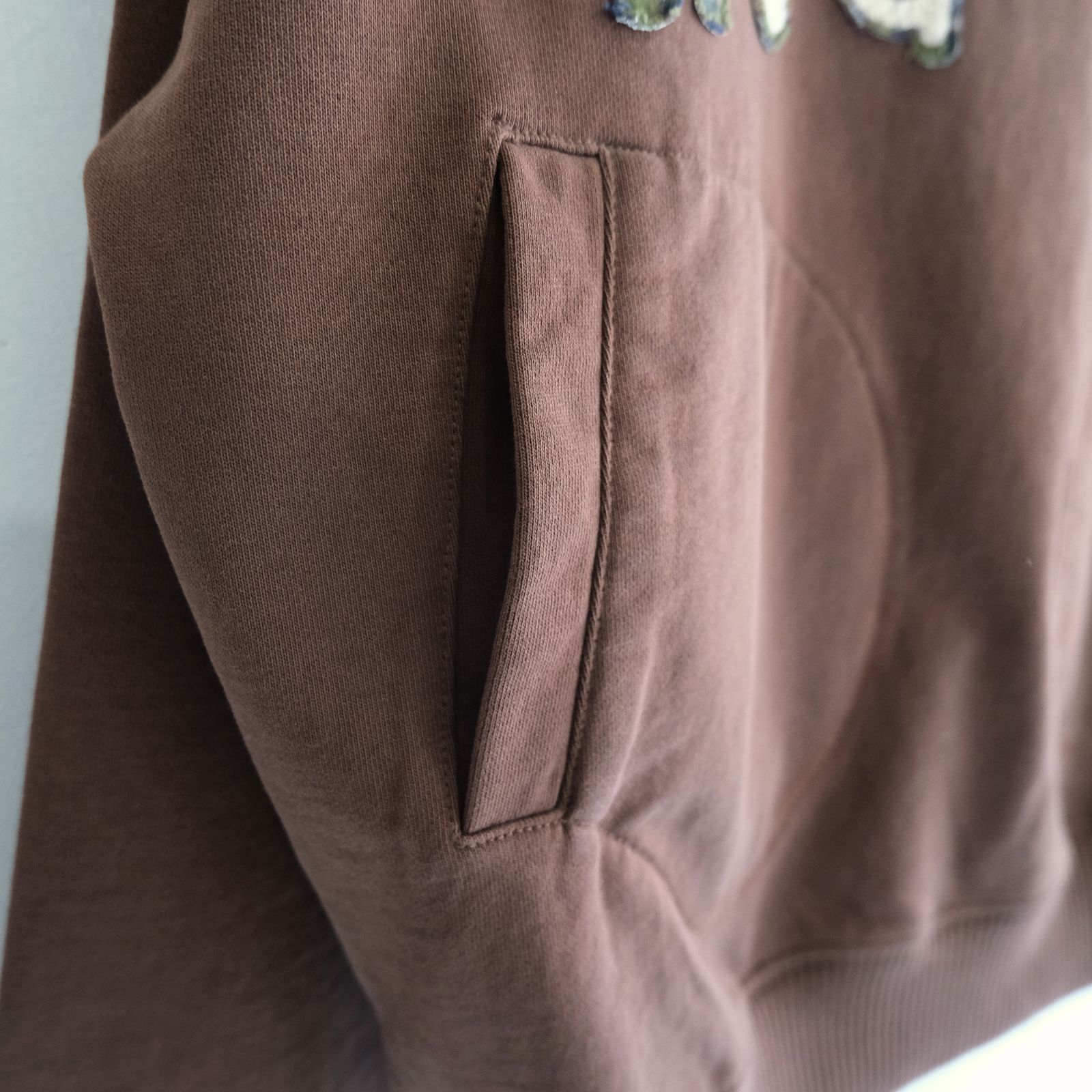 MITTEN HOODIE / ミトンパーカー（BROWN TREE HUGGER）