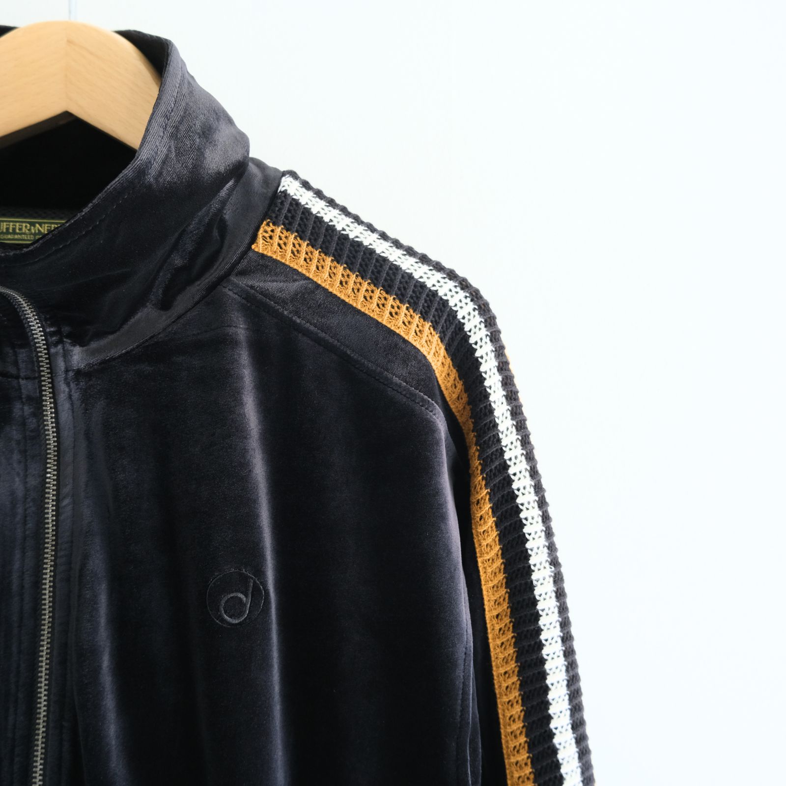 【残り1点】VELOUR TRACK JACKET（BLACK）