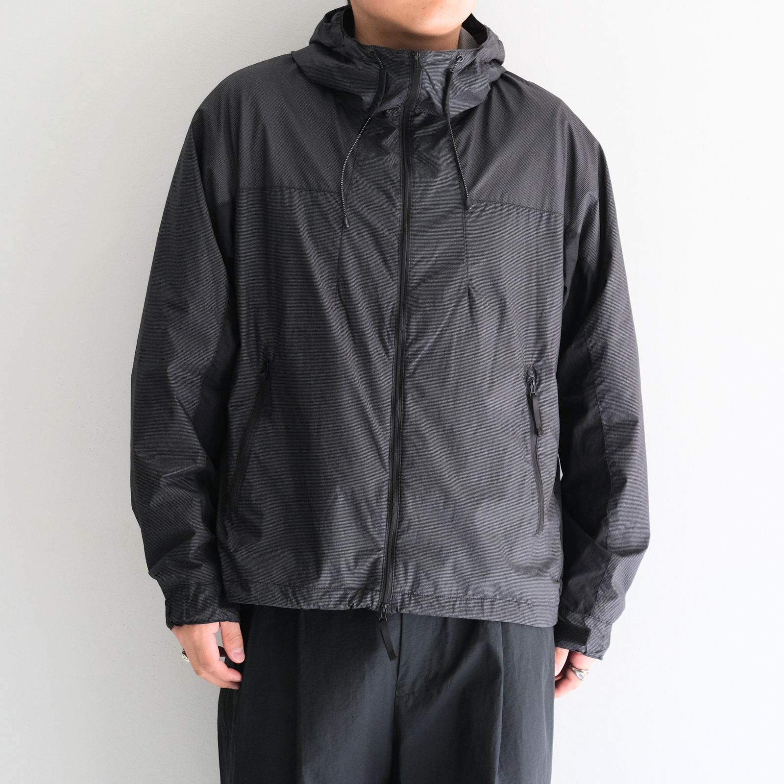 Dyneema® Grid Windbreaker / ダイニーマ® グリッド ウィンドブレーカー（OFF BLACK）
