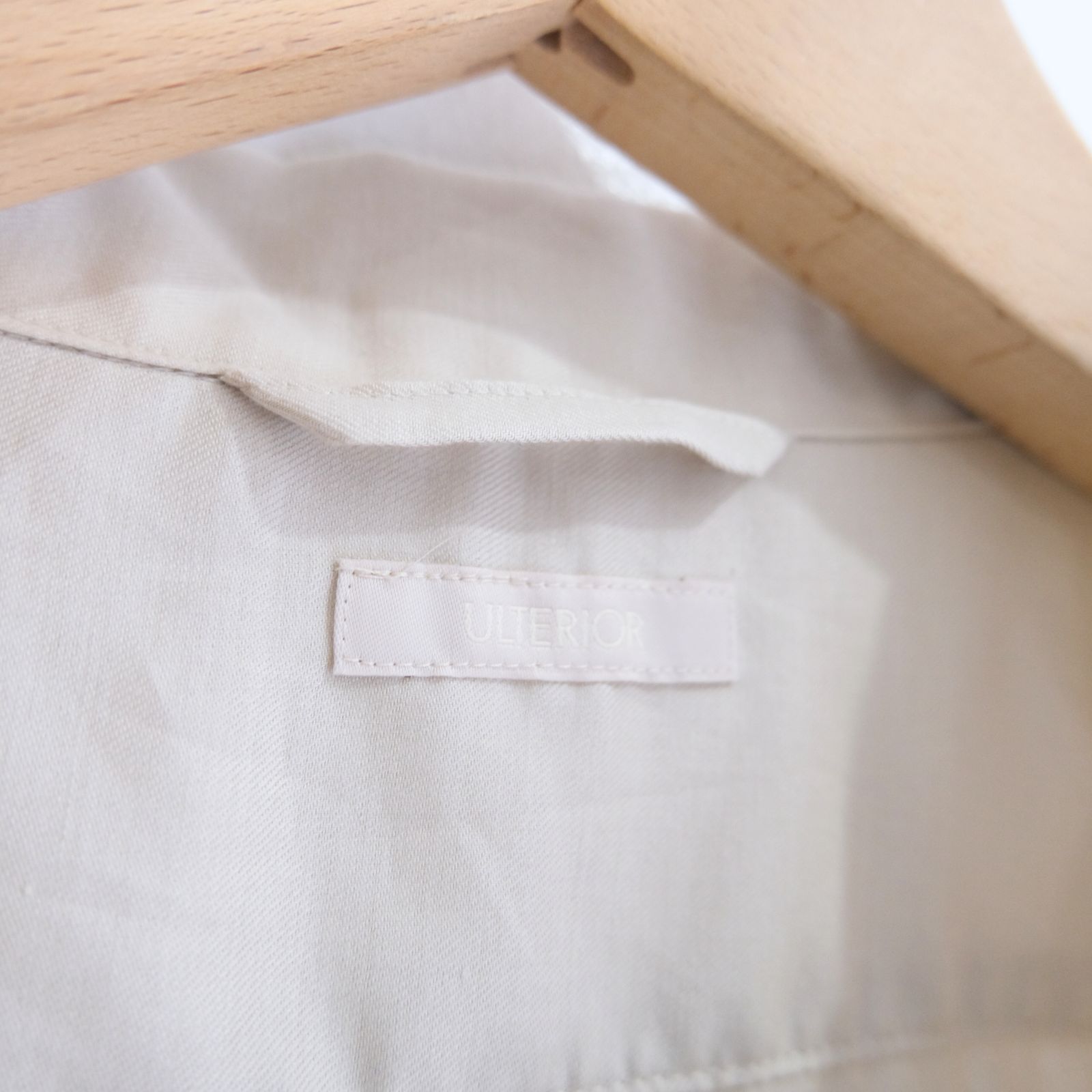 SILKY SOFT TWILL SKIPPER SHIRT / シルク ソフト ツイル スキッパー シャツ（SAND）