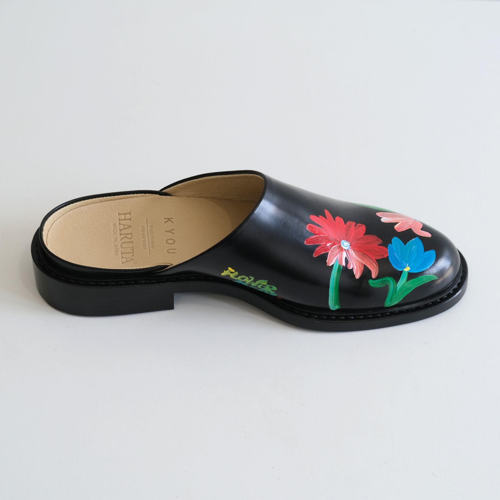 "BLOSSOM" Hand Painted Sandals by HARUTA feat. MIO YAMAMOTO / 「BLOSSOM」ハンド ペイント サンダル バイ ハルタ feat. ミオ ヤマモト（BLACK）