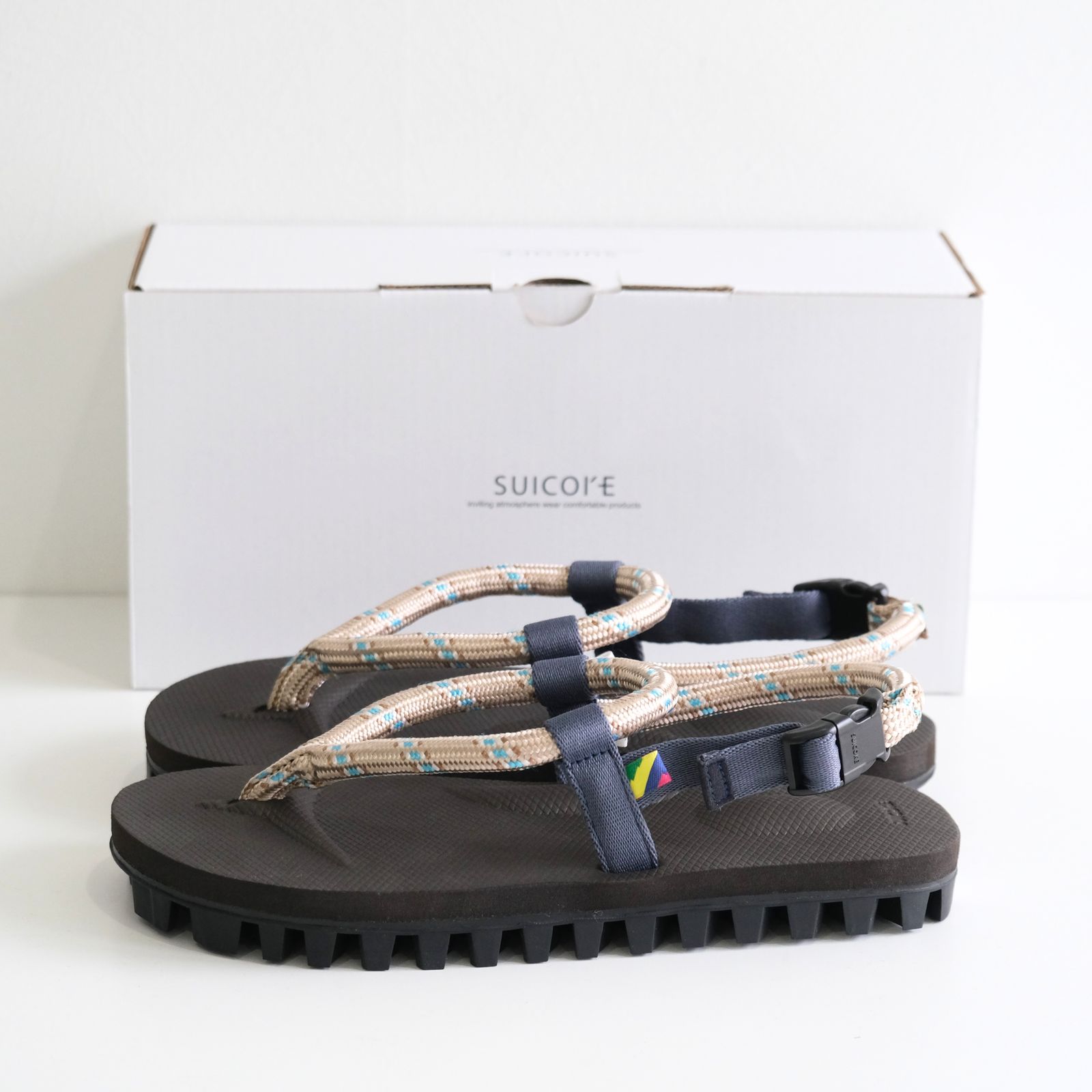 Suicoke x is-ness GUT KAT-2-ISN（BEIGE x GRAY）