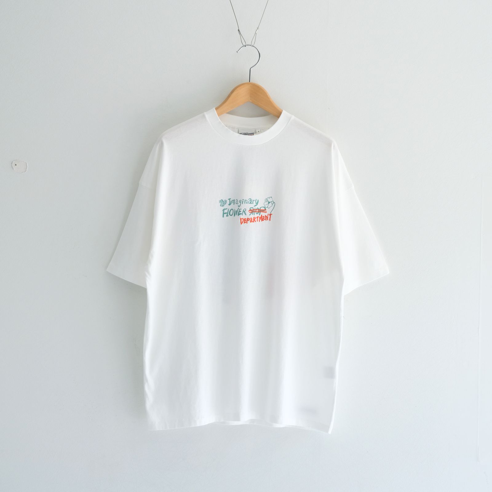 "TEE-NS".14 Imaginary FLOWER DEPaRTMENT Tee feat. MIO YAMAMOTO / 「TEE-NS」14 イマジナリーフラワーデパートメントTシャツ feat. ミオ ヤマモト（WHITE）