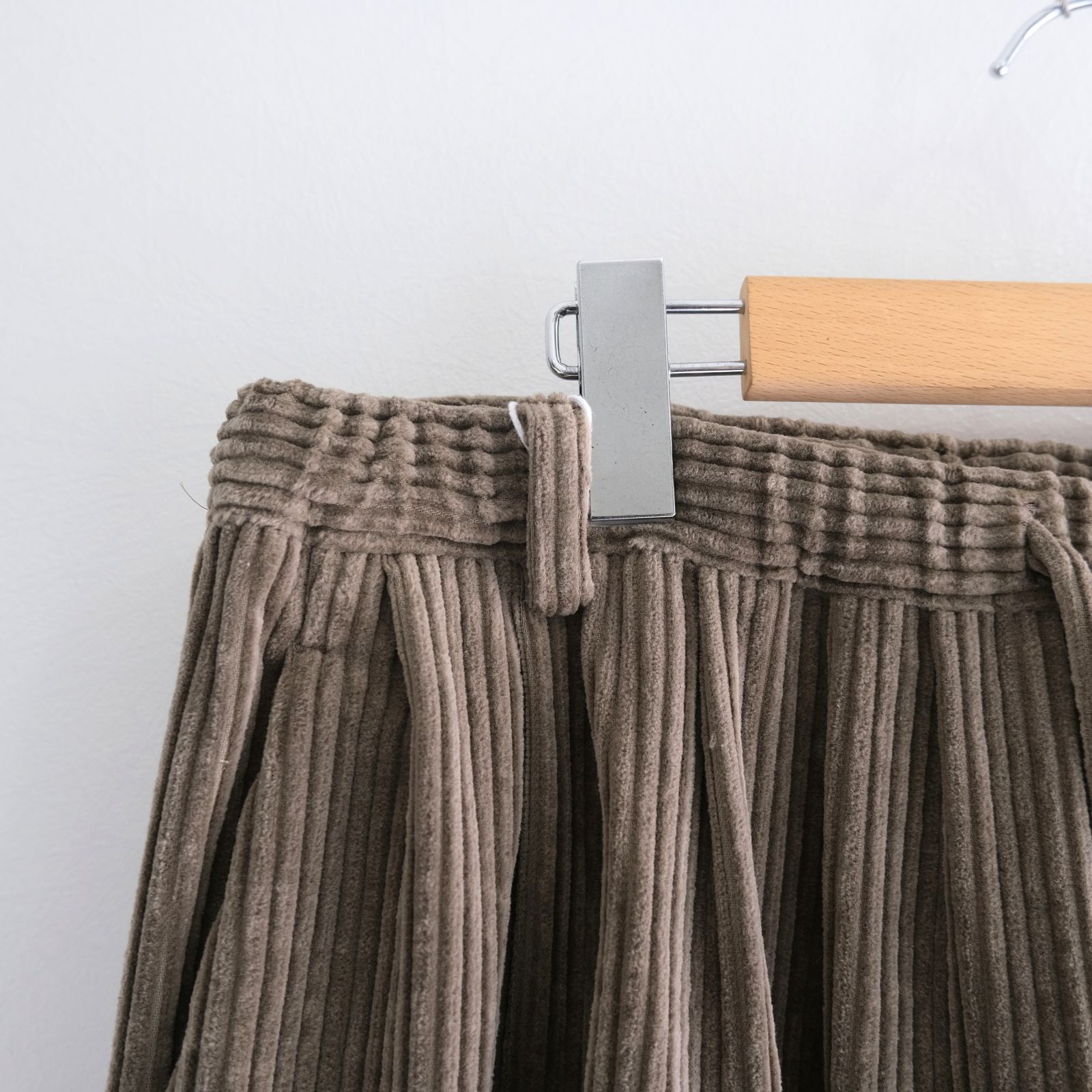 【残り1点】Corduroy Relax Trousers（Beige）