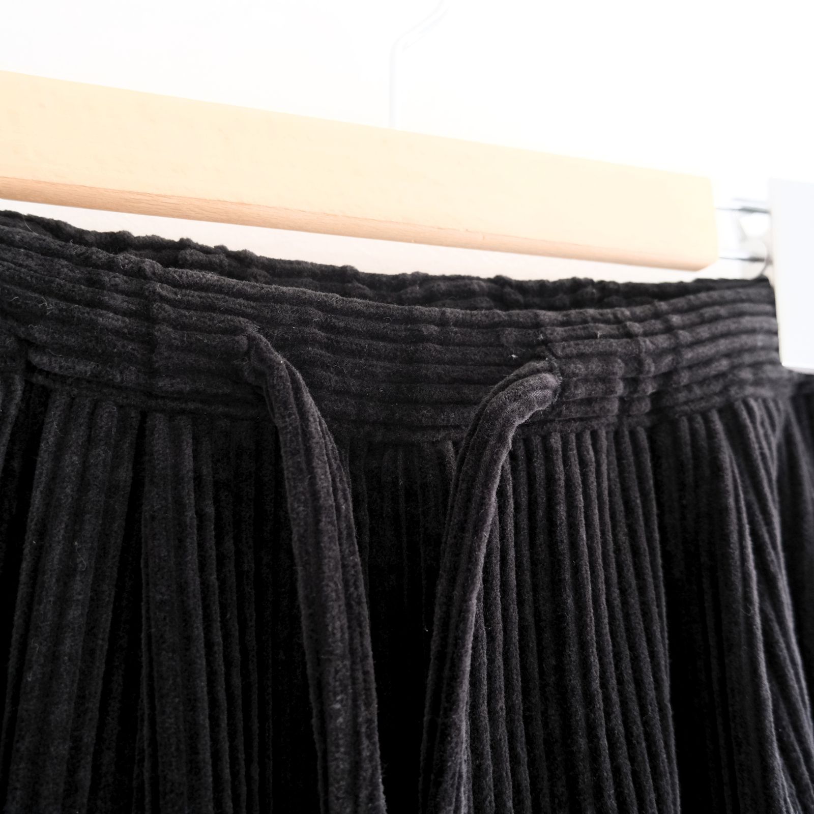 【残り1点】Corduroy Relax Trousers（Black）