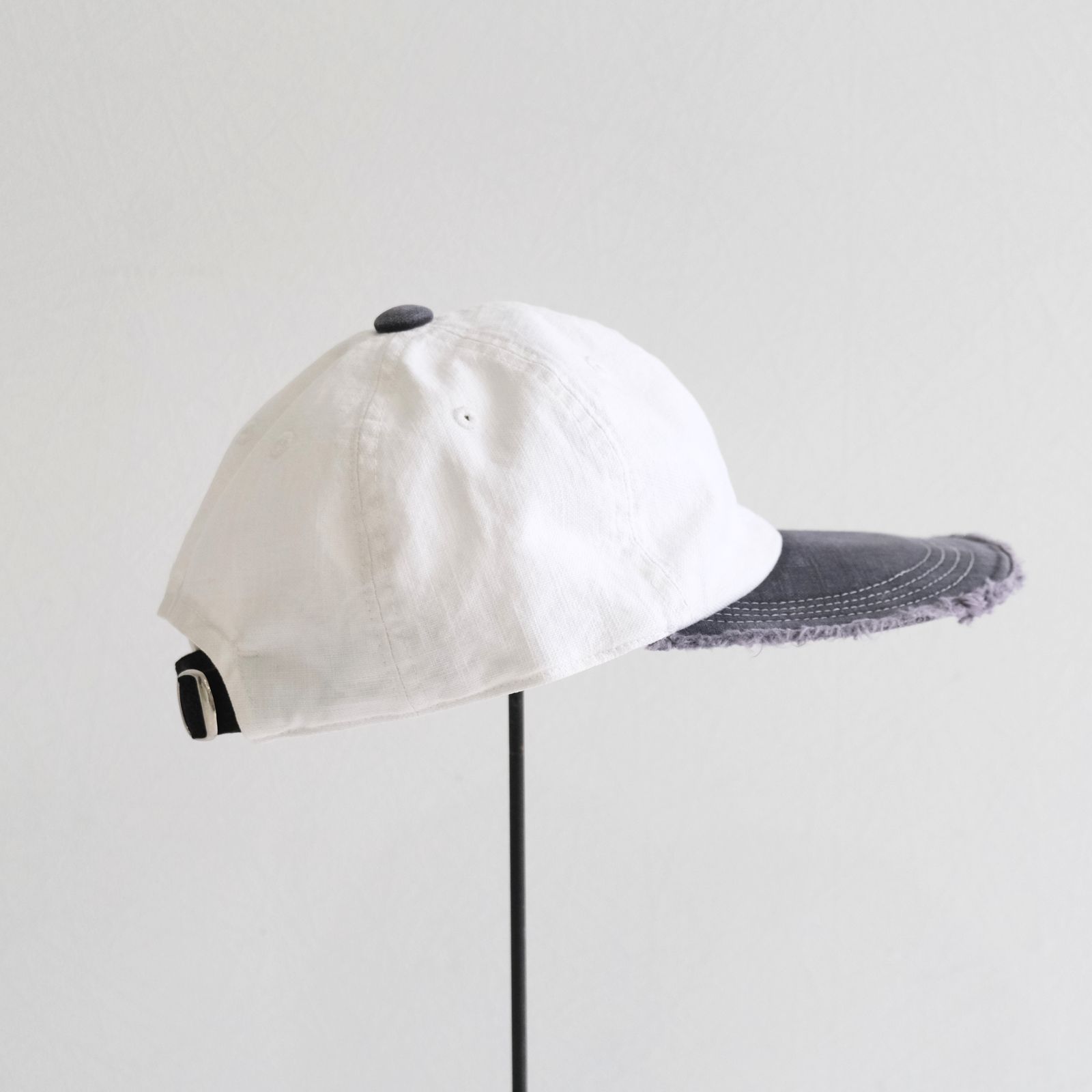 WASHED-OUT GENERAL CAP（OFF WHITE×FADE BLACK）