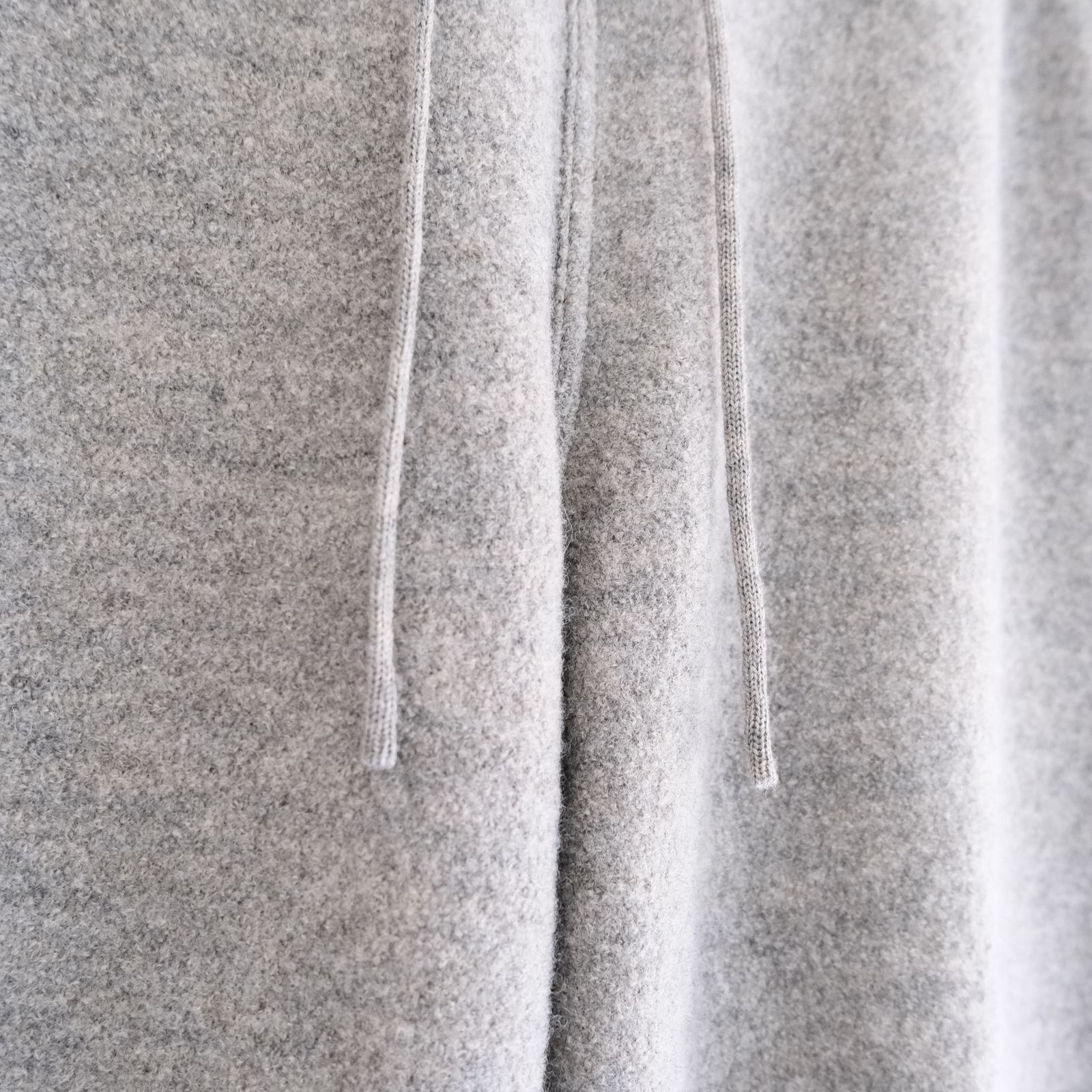 【残り1点】KNIT PANTS ‐Hard Twist Crepe‐（Greige）