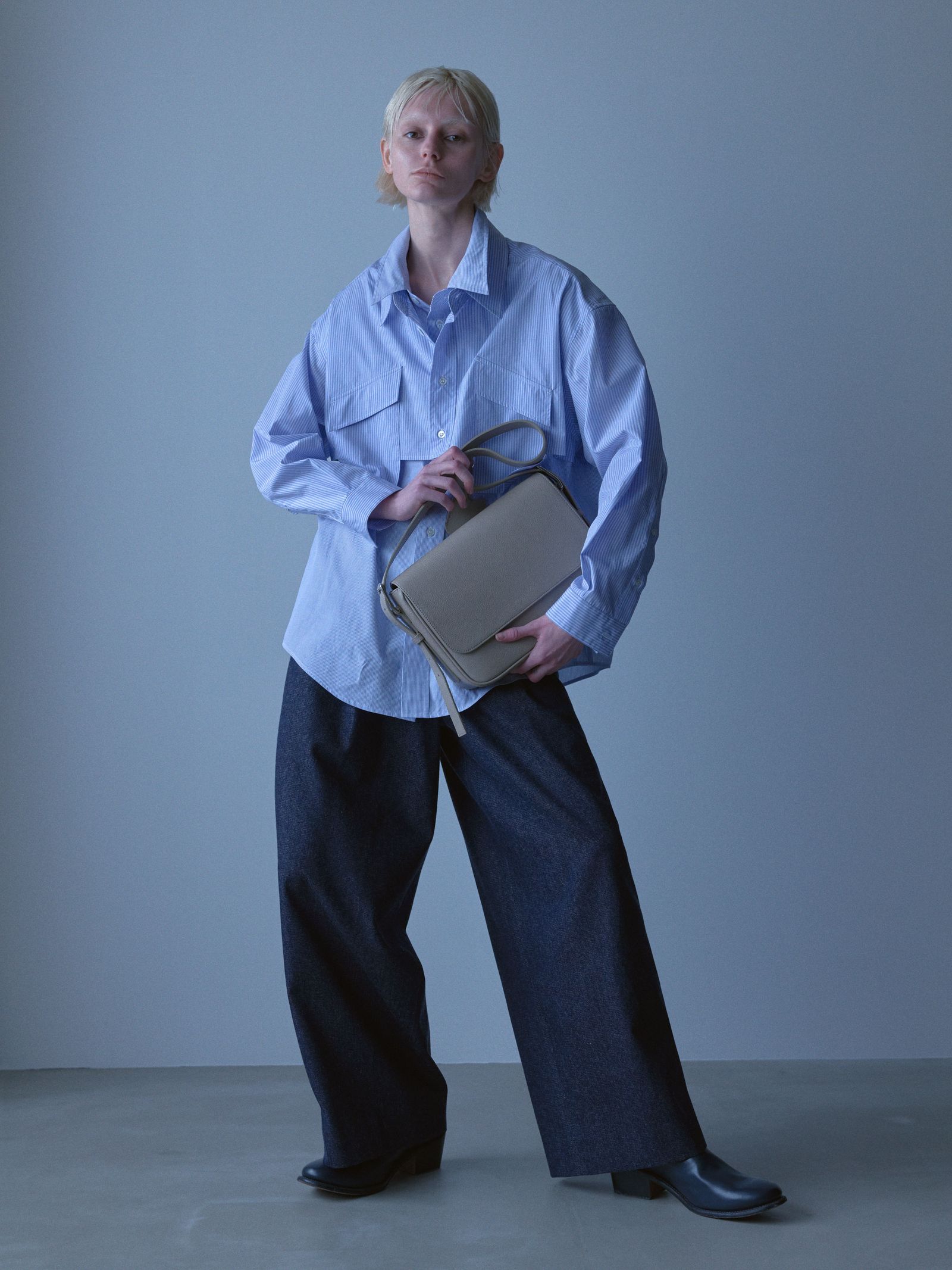 【入荷時期：2026年8-9月頃】Leather Shoulder Bag [Dumbo] / レザー ショルダー バッグ [ダンボ]（Gray）