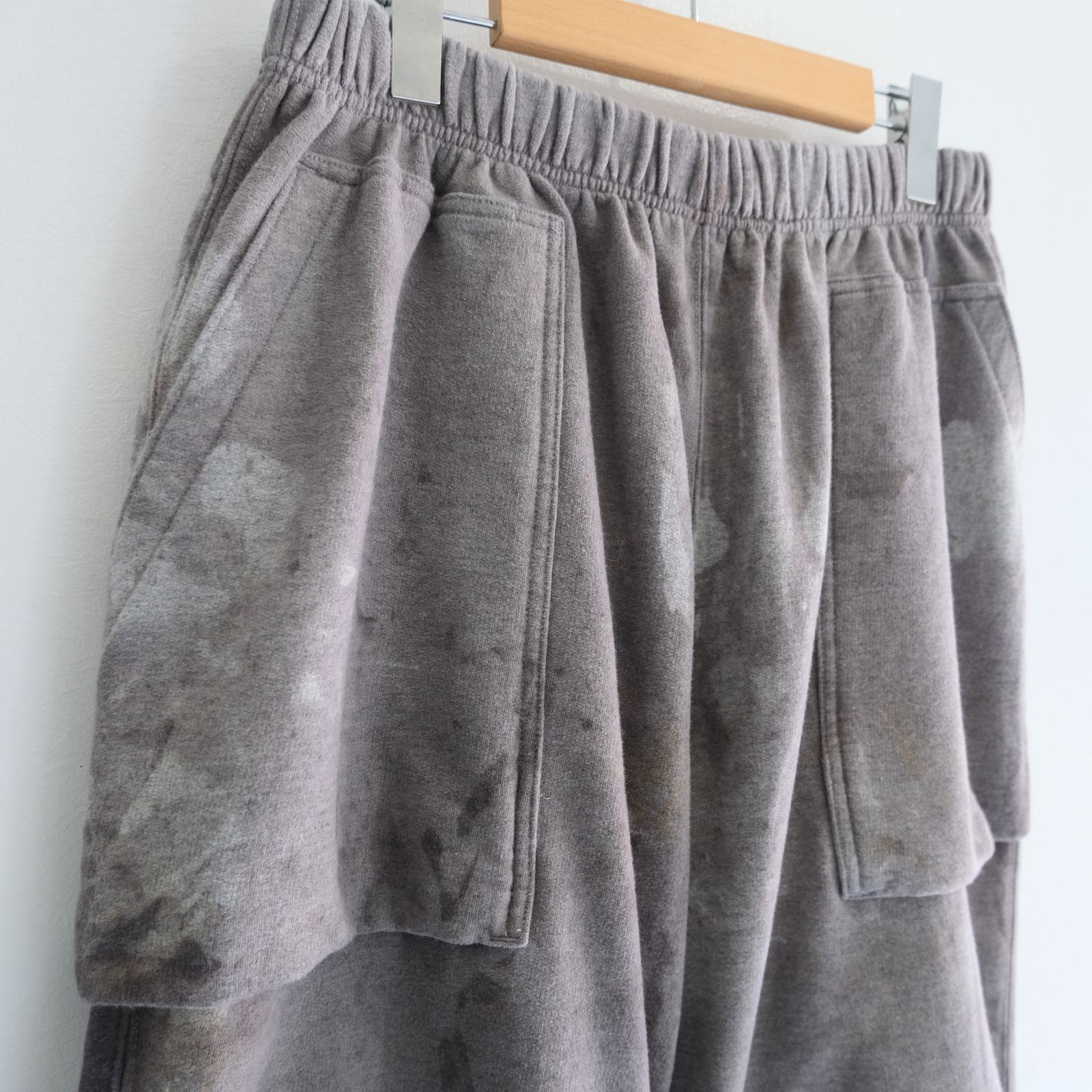 Reimagined Newsboy Fleece-Lined Sweatpants / パンツ / スウェットパンツ / Oak Gall Melange