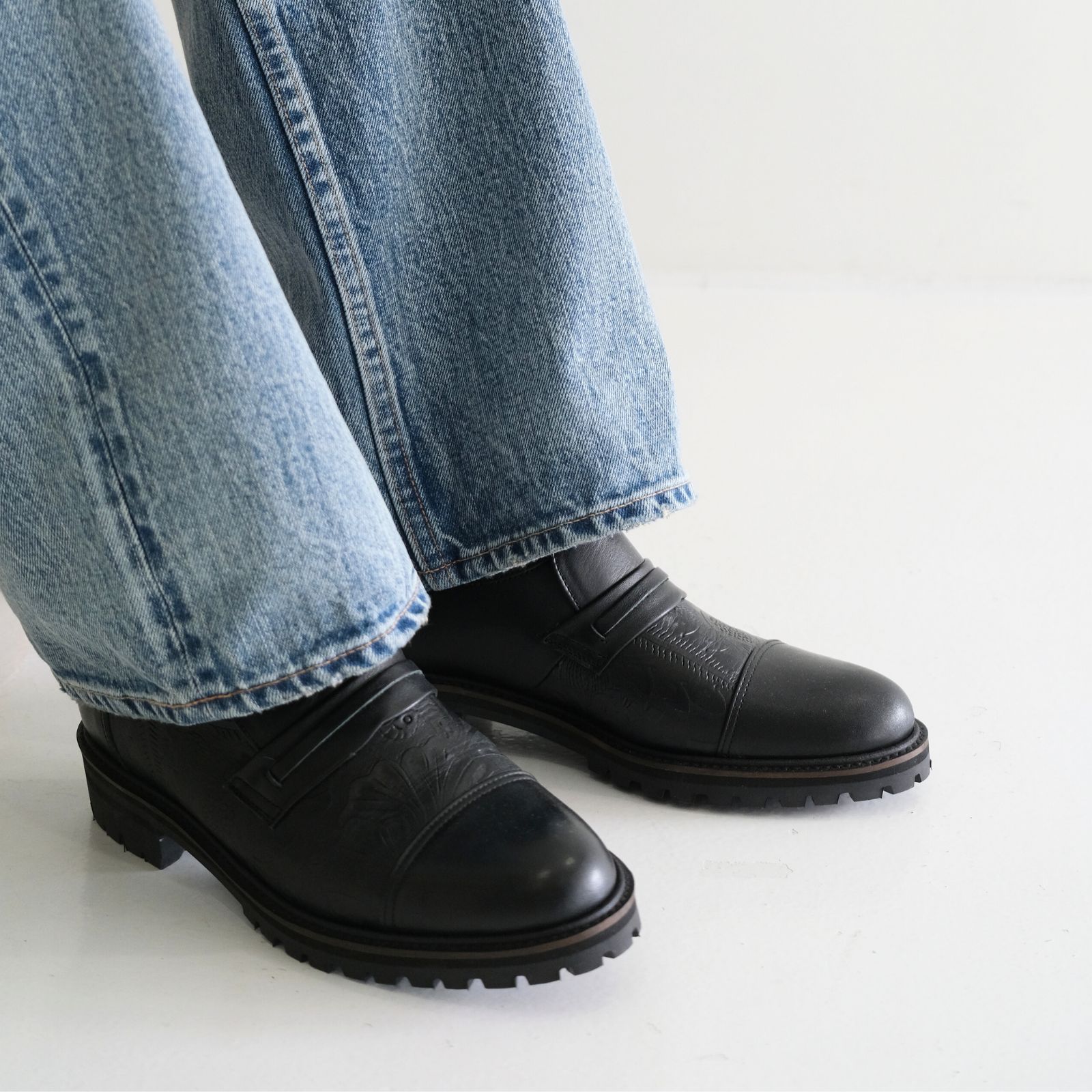 ”GRANDPA"  Modyfied Flower Emboss Combi-Straight Tip by HARUTA / 革靴 / ストレートチップ / BLACK