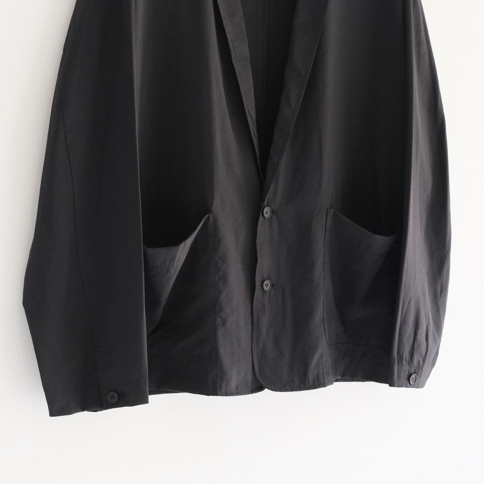 【販売開始 : 7/18 (土) 00:00~】Cupro Nylon Single Breasted JKT（Black）
