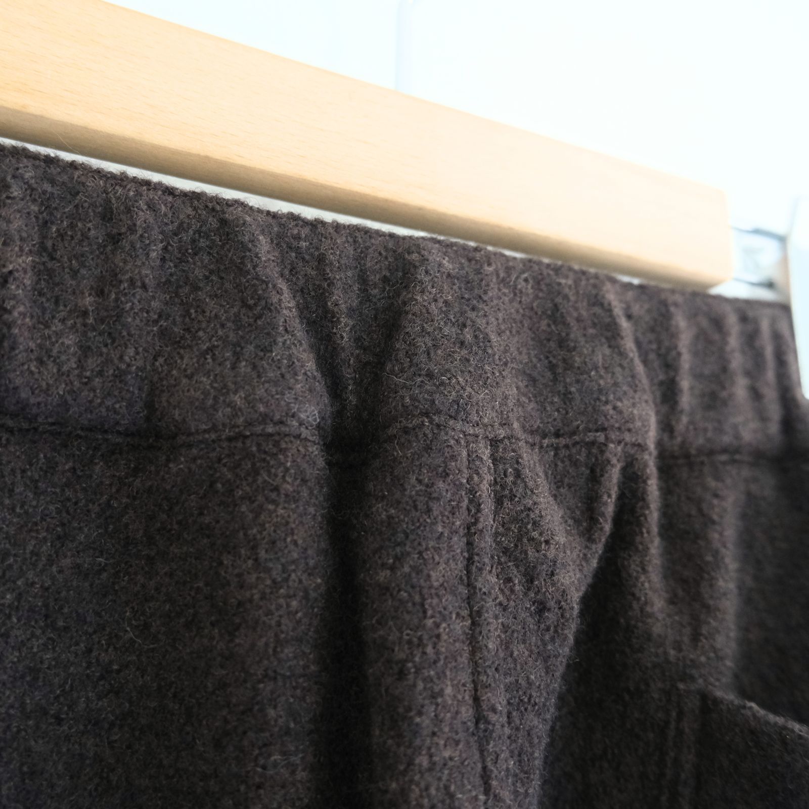 【残り1点】KNIT PANTS ‐Hard Twist Crepe‐（Brown）