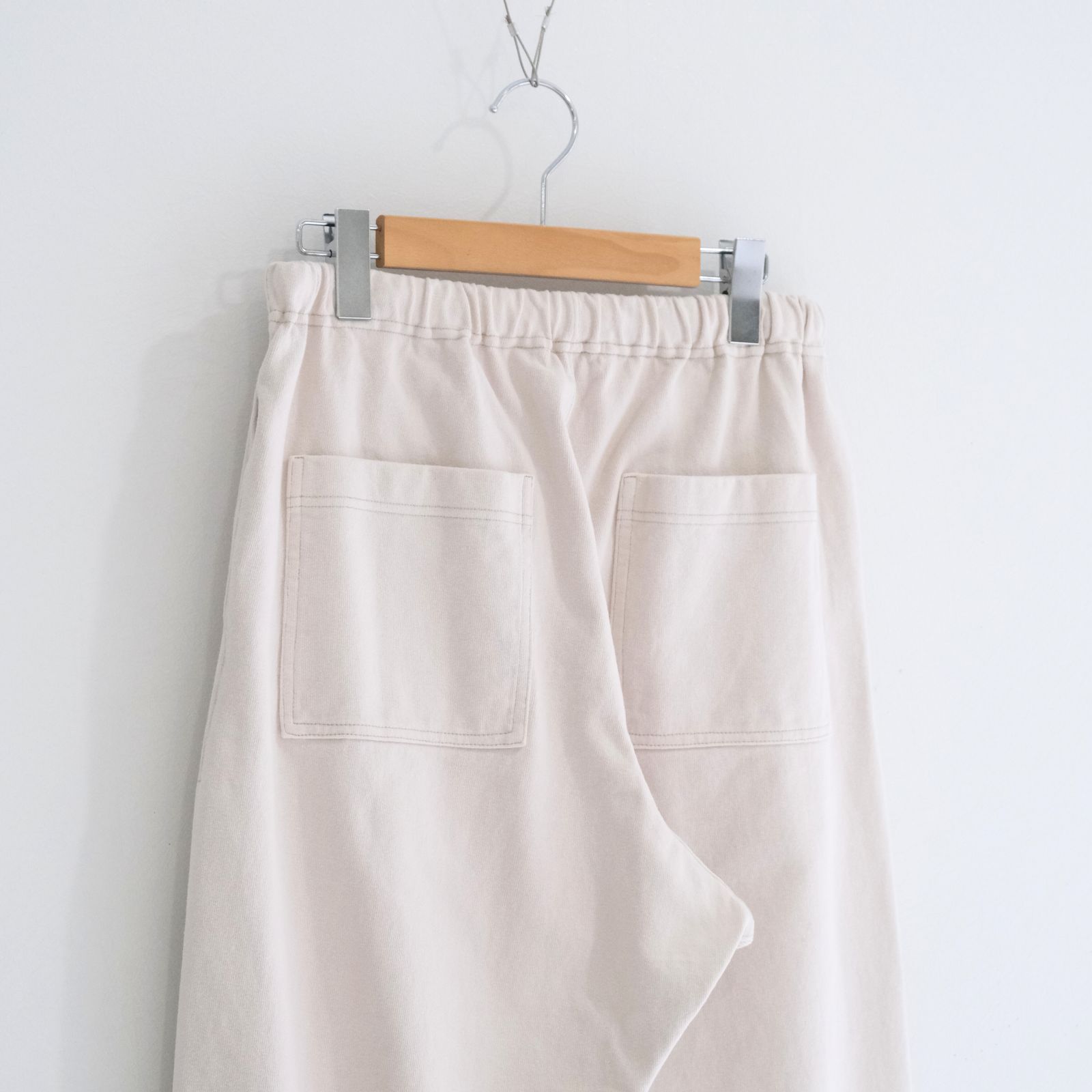 CONTRADICT SWEAT PANTS / パンツ/ スウェット / ダブルニー / 裏毛素材 / SHADOW WHITE