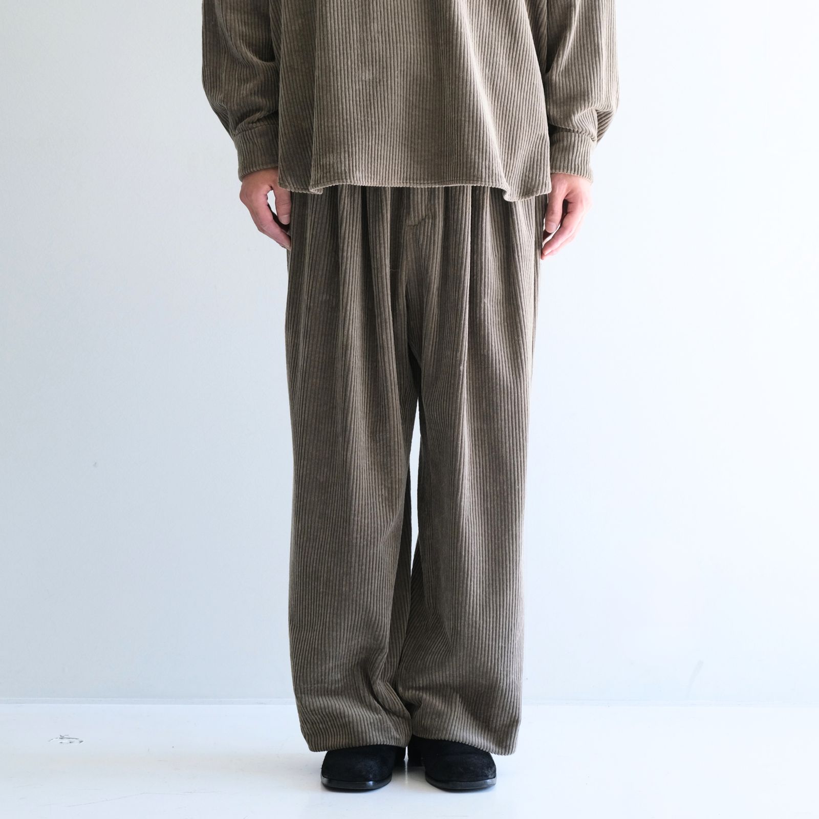 【残り1点】Corduroy Relax Trousers（Beige）
