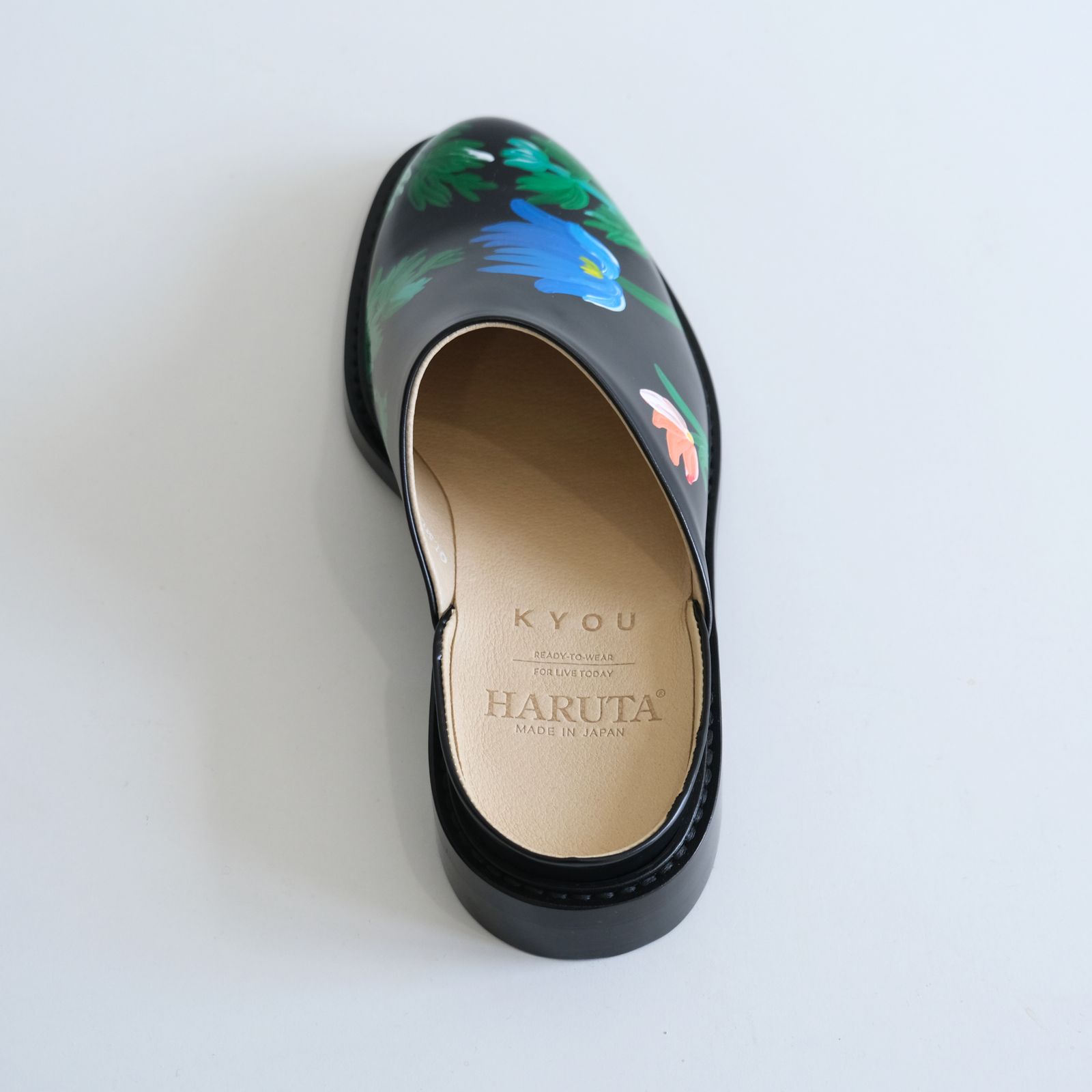 "BLOSSOM" Hand Painted Sandals by HARUTA feat. MIO YAMAMOTO / 「BLOSSOM」ハンド ペイント サンダル バイ ハルタ feat. ミオ ヤマモト（BLACK）