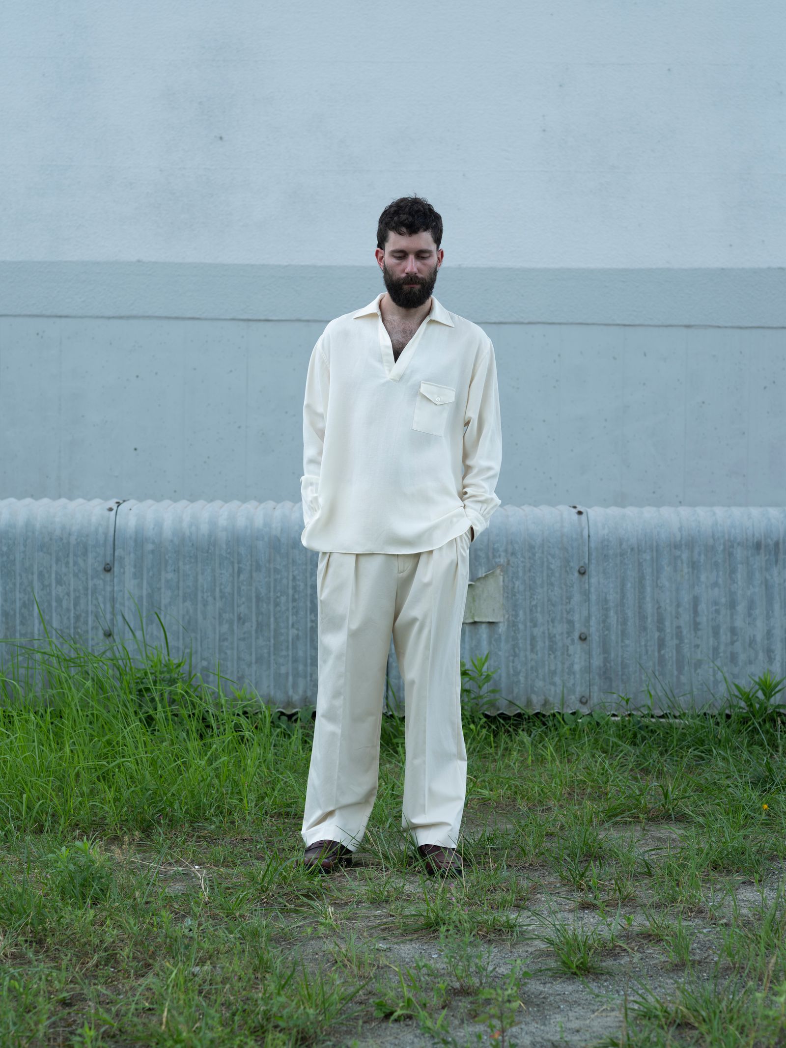 25SS アルテリアFINX COTTON TUCKED TROUSERS ULTERIOR - FINX COTTON GABARDINE TUCKED TROUSERS