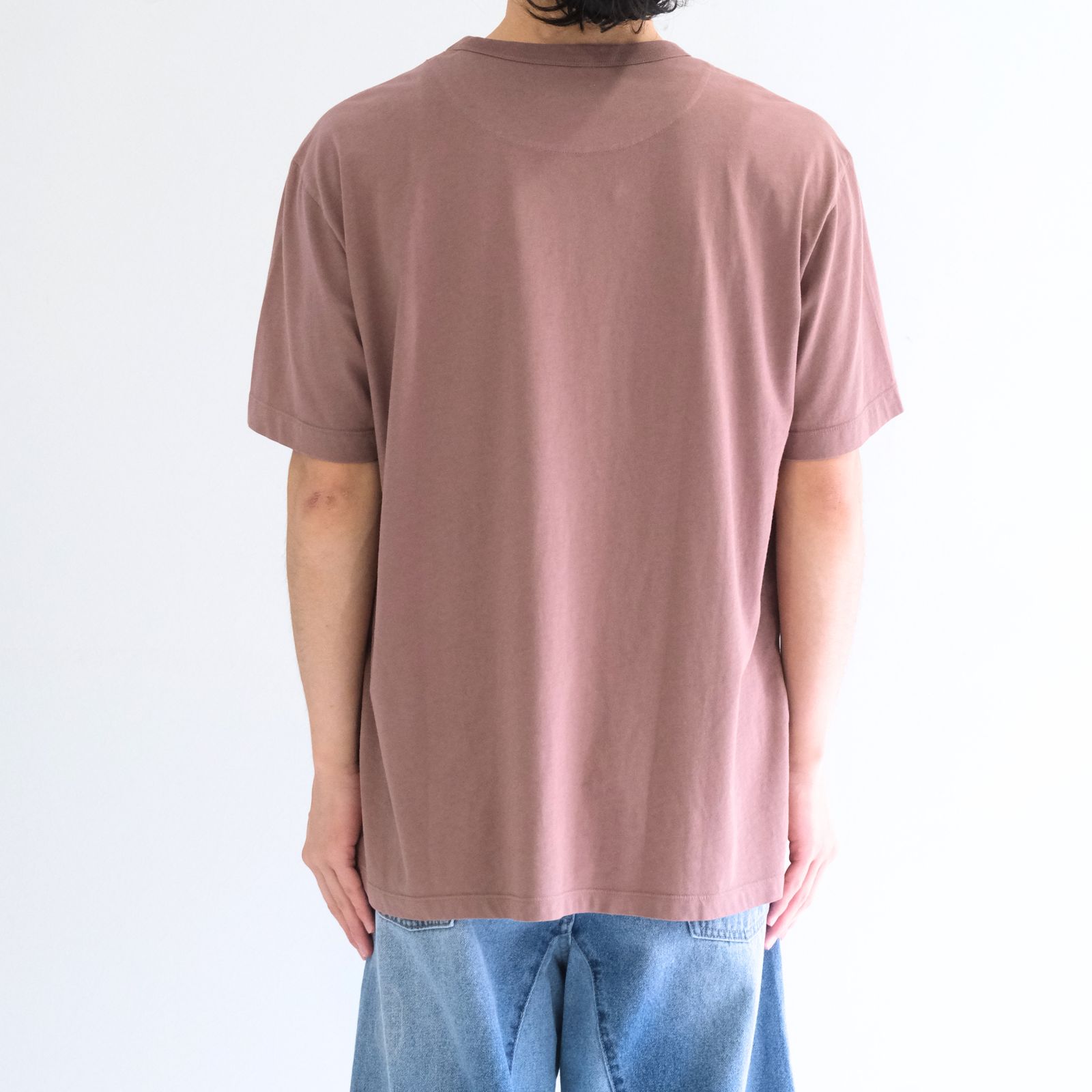 Men's Tutti Felice Print Tee / メンズ トゥッティ フェリーチェ プリントTシャツ（Cocoa）