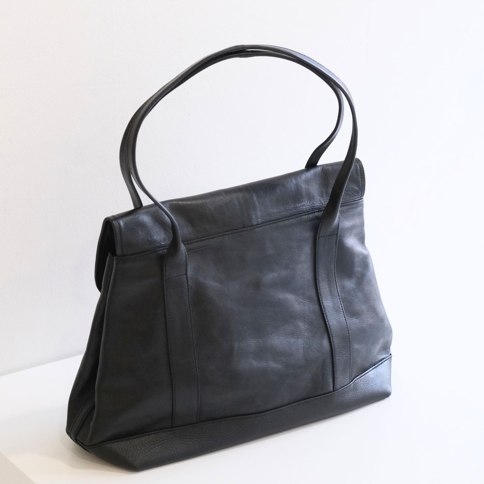 ROUND TOTE BAG M SIZE（BLACK）