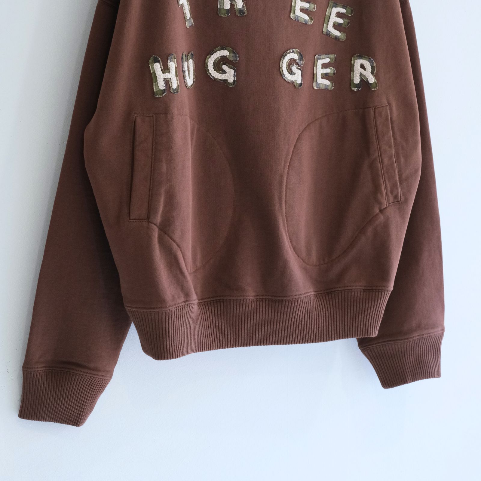 MITTEN HOODIE / ミトンパーカー（BROWN TREE HUGGER）