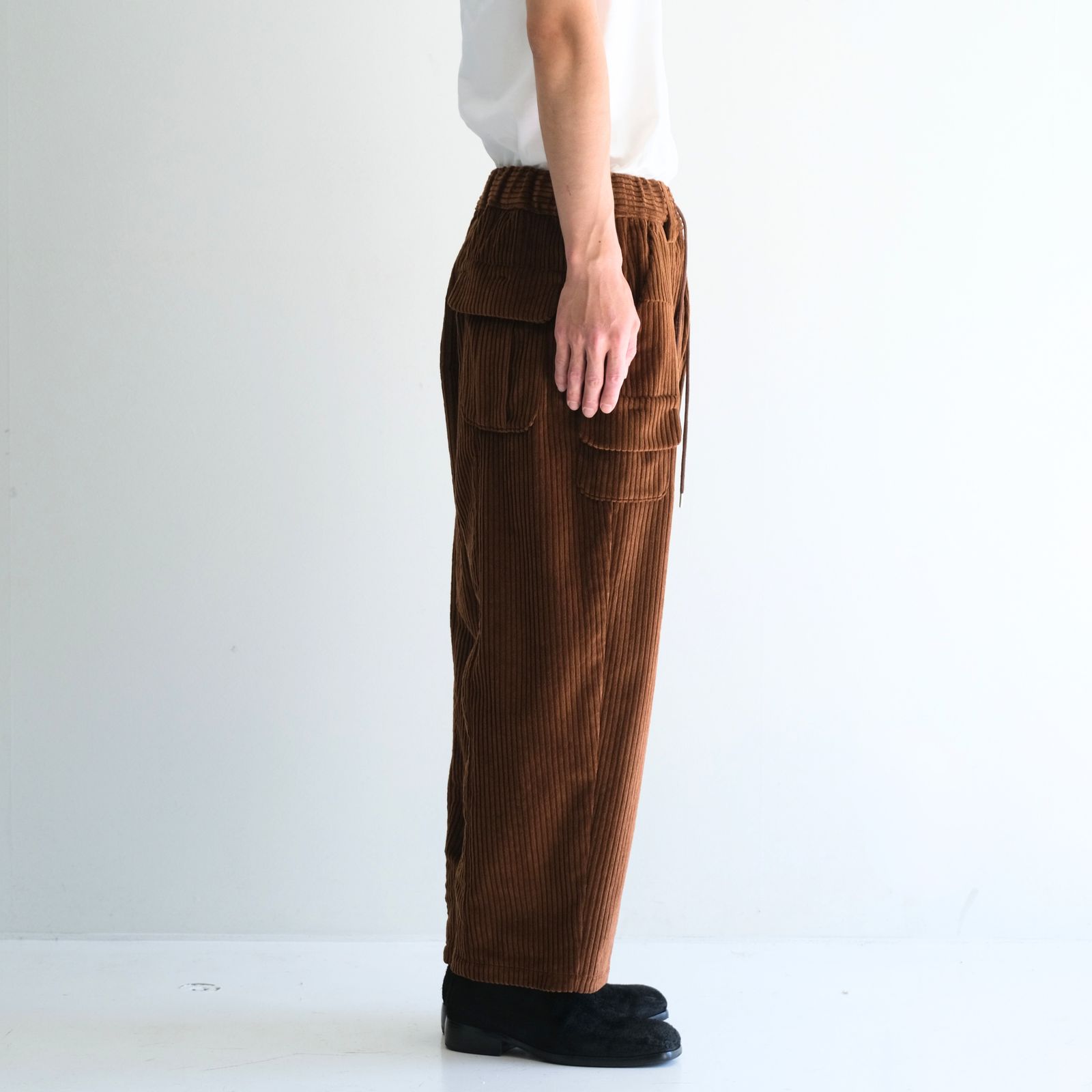 【残り1点】WIDE-WALE CORDUROY CARGO PANTS（BROWN）
