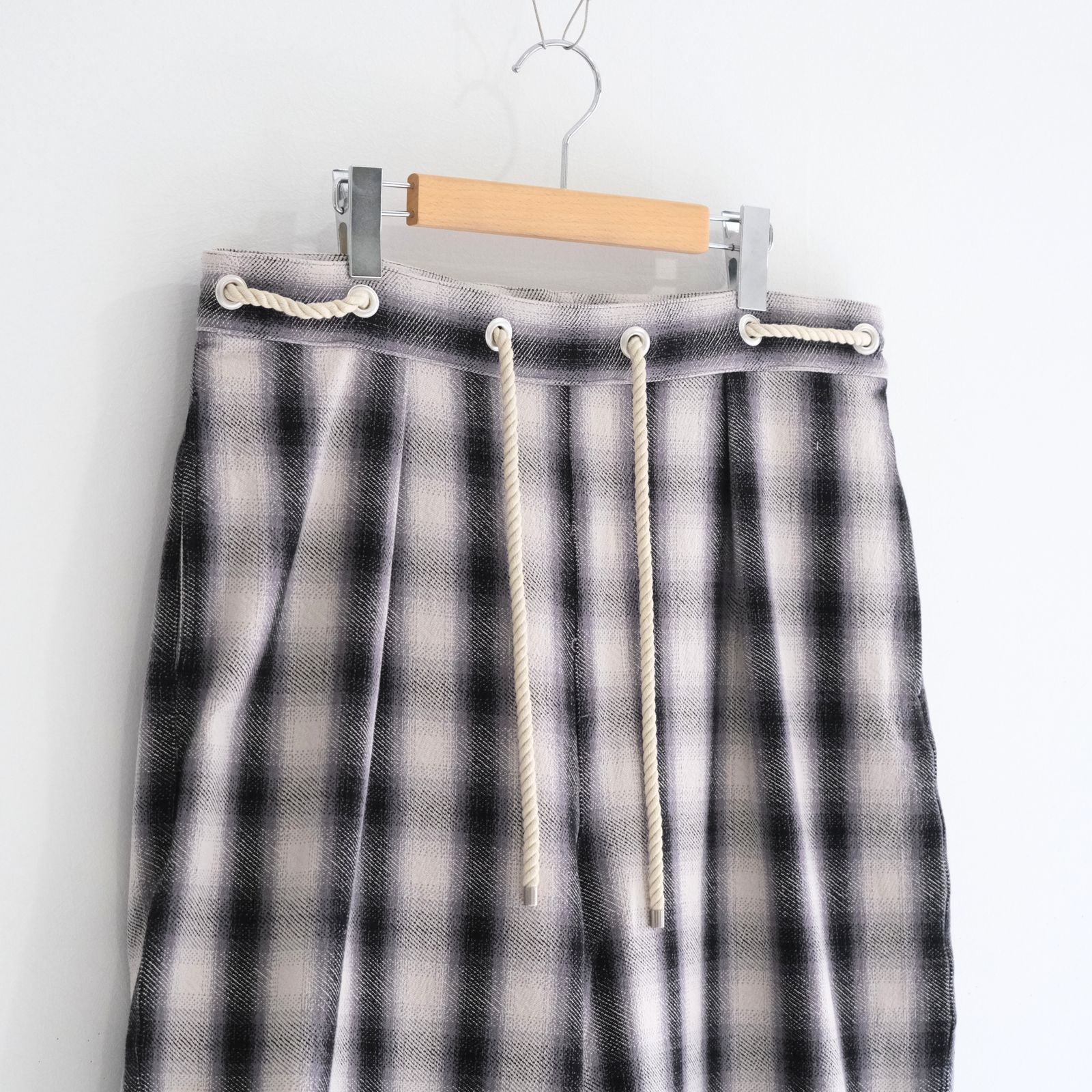 【残り1点】HEAVY FLANNEL CROPPED BAGGY（OFF WHITE×BLACK）