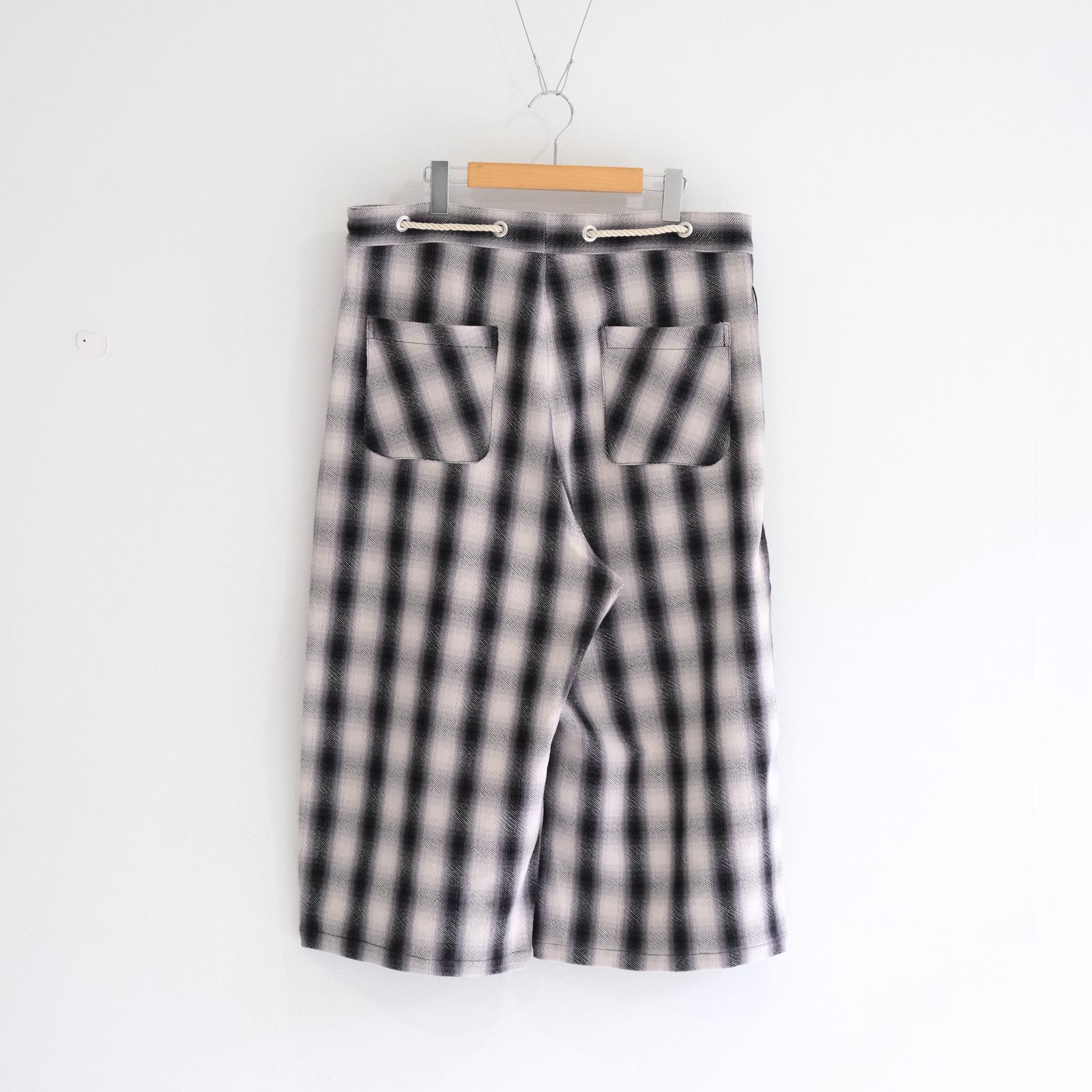【残り1点】HEAVY FLANNEL CROPPED BAGGY（OFF WHITE×BLACK）